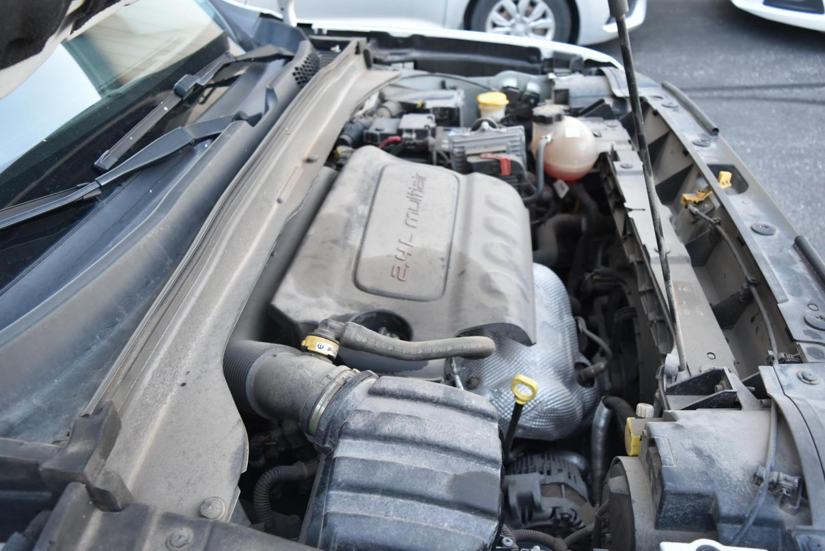 2017 White /Black Jeep Renegade Latitude (ZACCJBBB0HP) with an 2.4L L4 DOHC 16V engine, Automatic transmission, located at 1600 E Hwy 44, Rapid City, SD, 57703, (605) 716-7878, 44.070232, -103.171410 - Photo#25