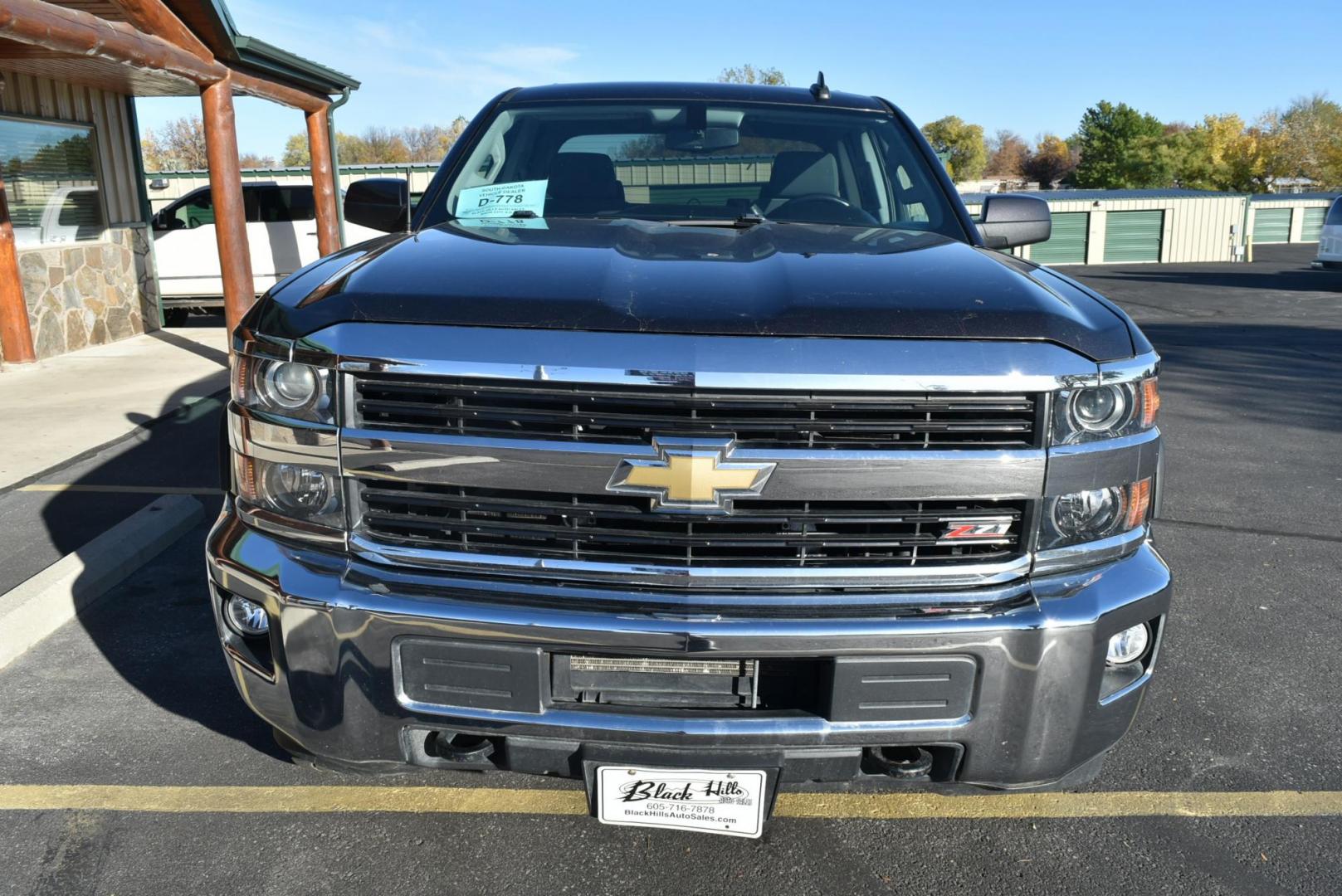 2016 Gray /gray Chevrolet Silverado 2500HD LT (1GC2KVEG5GZ) with an 6.0L Vortec V8 Variable Valve Timing SFI engine, 6-Speed Automatic, Heavy-Duty, Electronically Controlled transmission, located at 1600 E Hwy 44, Rapid City, SD, 57703, (605) 716-7878, 44.070232, -103.171410 - Photo#2