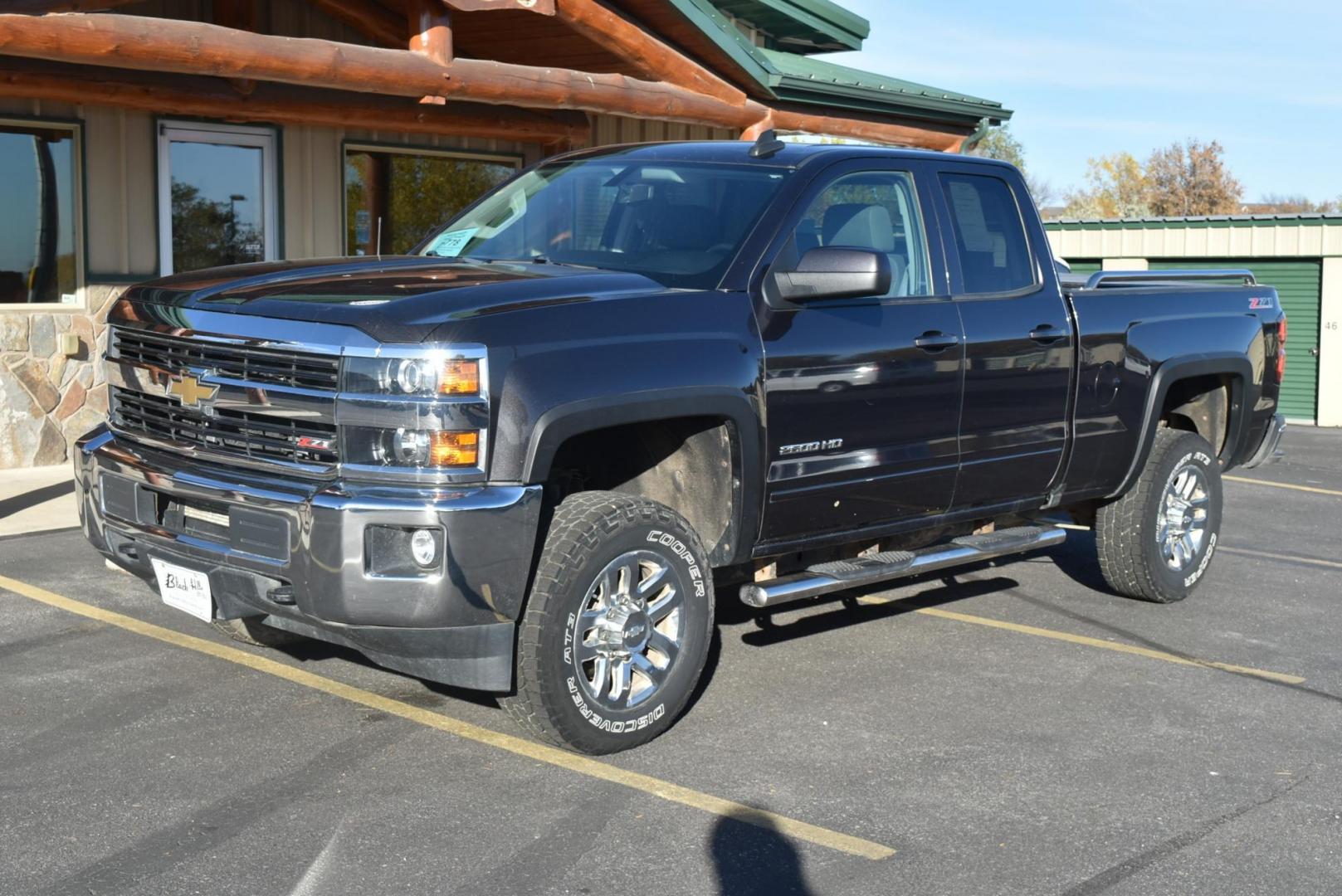 2016 Gray /gray Chevrolet Silverado 2500HD LT (1GC2KVEG5GZ) with an 6.0L Vortec V8 Variable Valve Timing SFI engine, 6-Speed Automatic, Heavy-Duty, Electronically Controlled transmission, located at 1600 E Hwy 44, Rapid City, SD, 57703, (605) 716-7878, 44.070232, -103.171410 - Photo#3
