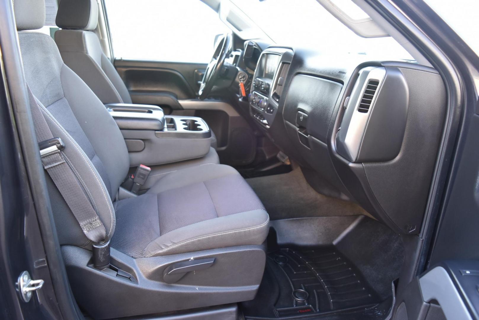 2016 Gray /gray Chevrolet Silverado 2500HD LT (1GC2KVEG5GZ) with an 6.0L Vortec V8 Variable Valve Timing SFI engine, 6-Speed Automatic, Heavy-Duty, Electronically Controlled transmission, located at 1600 E Hwy 44, Rapid City, SD, 57703, (605) 716-7878, 44.070232, -103.171410 - Photo#9