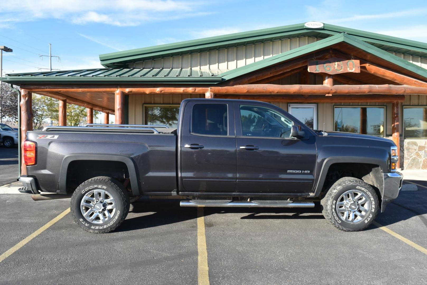 2016 Gray /gray Chevrolet Silverado 2500HD LT (1GC2KVEG5GZ) with an 6.0L Vortec V8 Variable Valve Timing SFI engine, 6-Speed Automatic, Heavy-Duty, Electronically Controlled transmission, located at 1600 E Hwy 44, Rapid City, SD, 57703, (605) 716-7878, 44.070232, -103.171410 - Photo#7