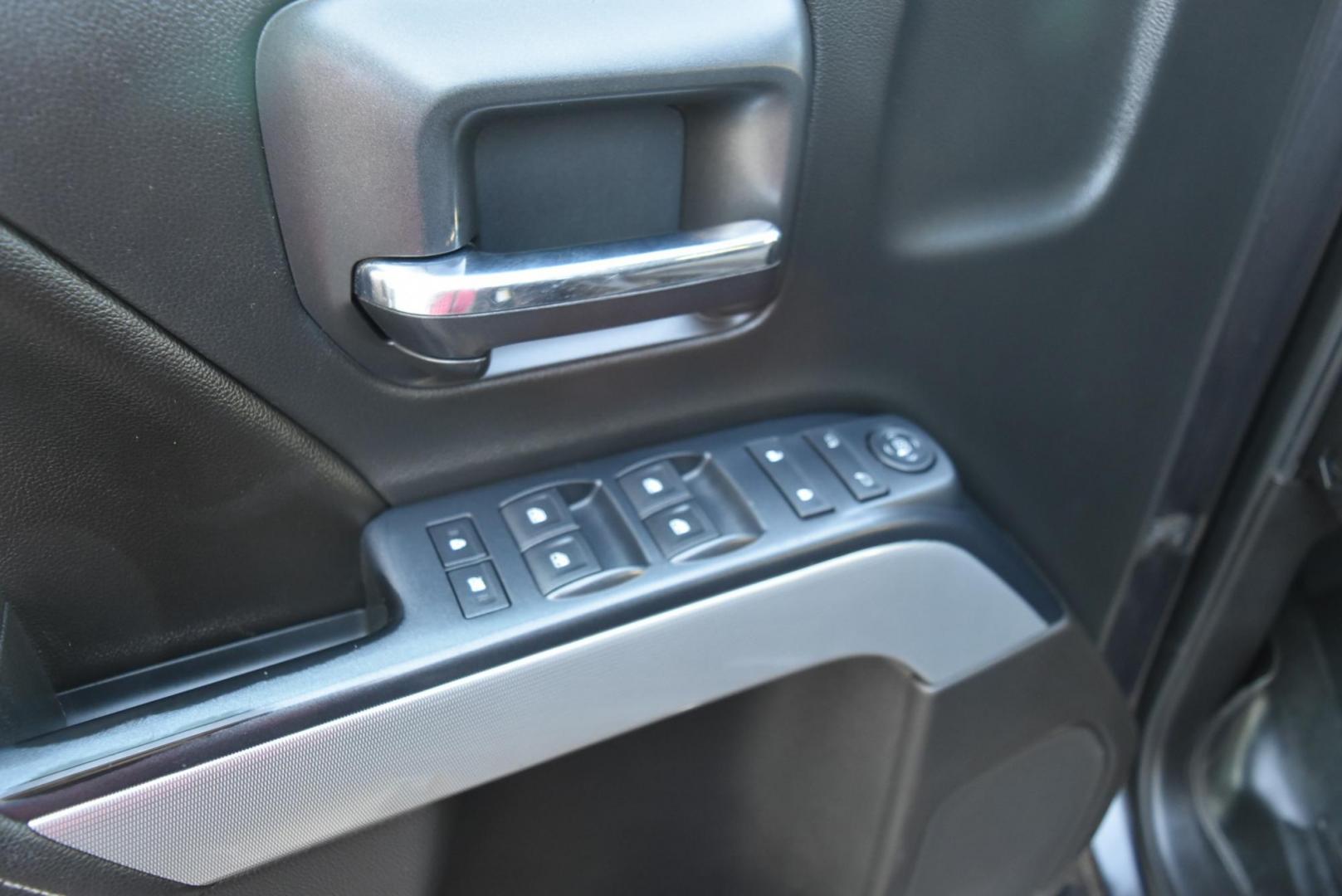 2016 Gray /gray Chevrolet Silverado 2500HD LT (1GC2KVEG5GZ) with an 6.0L Vortec V8 Variable Valve Timing SFI engine, 6-Speed Automatic, Heavy-Duty, Electronically Controlled transmission, located at 1600 E Hwy 44, Rapid City, SD, 57703, (605) 716-7878, 44.070232, -103.171410 - Photo#12