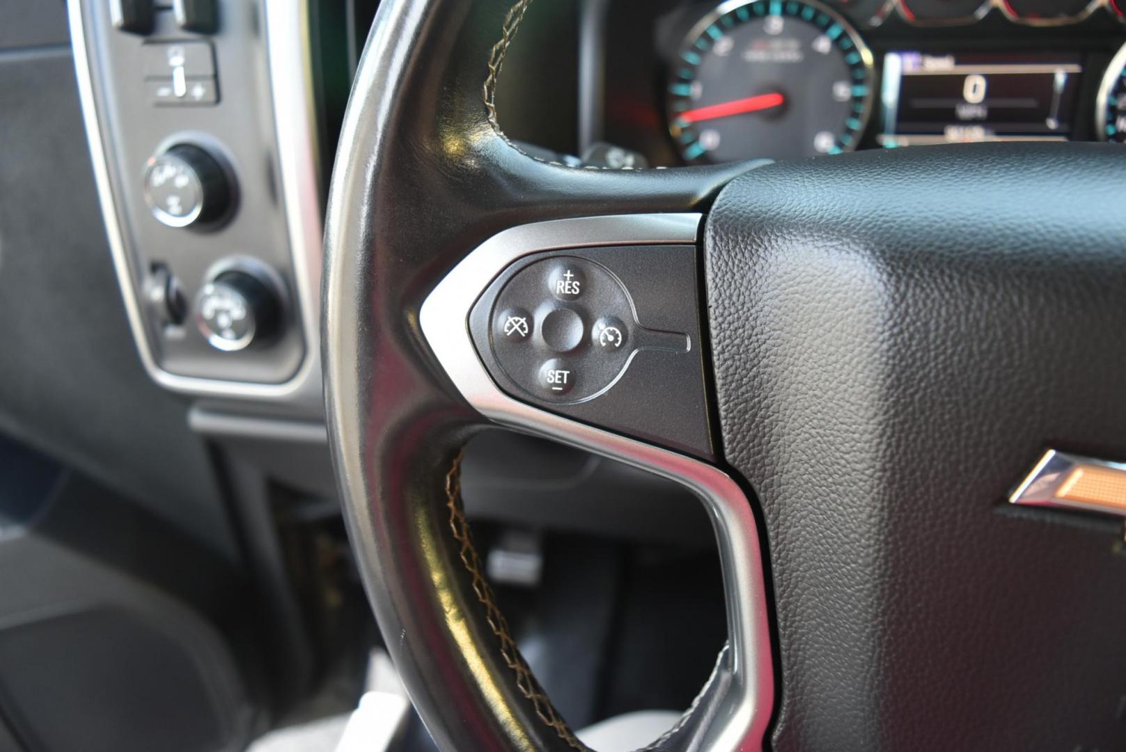 2016 Gray /gray Chevrolet Silverado 2500HD LT (1GC2KVEG5GZ) with an 6.0L Vortec V8 Variable Valve Timing SFI engine, 6-Speed Automatic, Heavy-Duty, Electronically Controlled transmission, located at 1600 E Hwy 44, Rapid City, SD, 57703, (605) 716-7878, 44.070232, -103.171410 - Photo#16