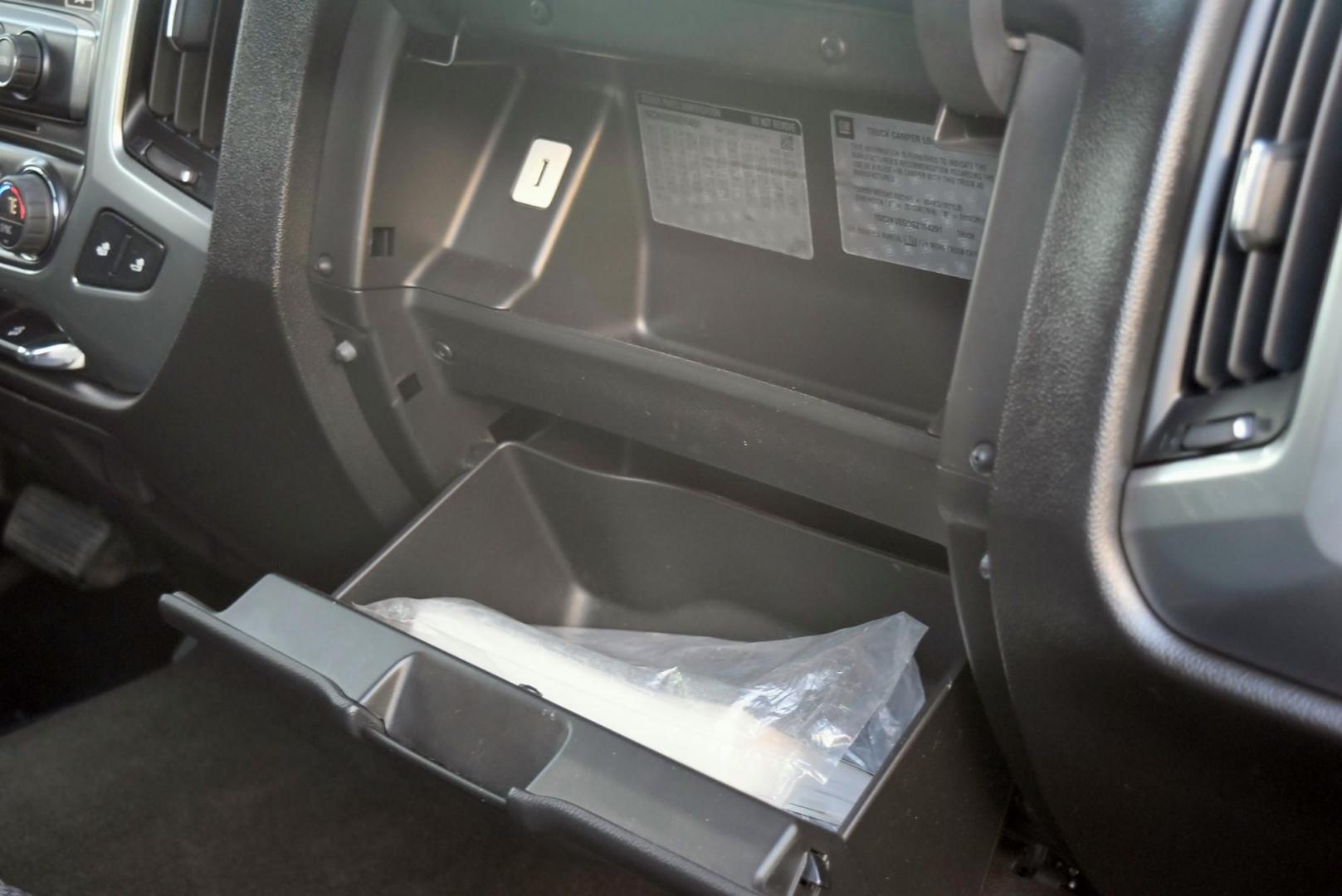 2016 Gray /gray Chevrolet Silverado 2500HD LT (1GC2KVEG5GZ) with an 6.0L Vortec V8 Variable Valve Timing SFI engine, 6-Speed Automatic, Heavy-Duty, Electronically Controlled transmission, located at 1600 E Hwy 44, Rapid City, SD, 57703, (605) 716-7878, 44.070232, -103.171410 - Photo#21