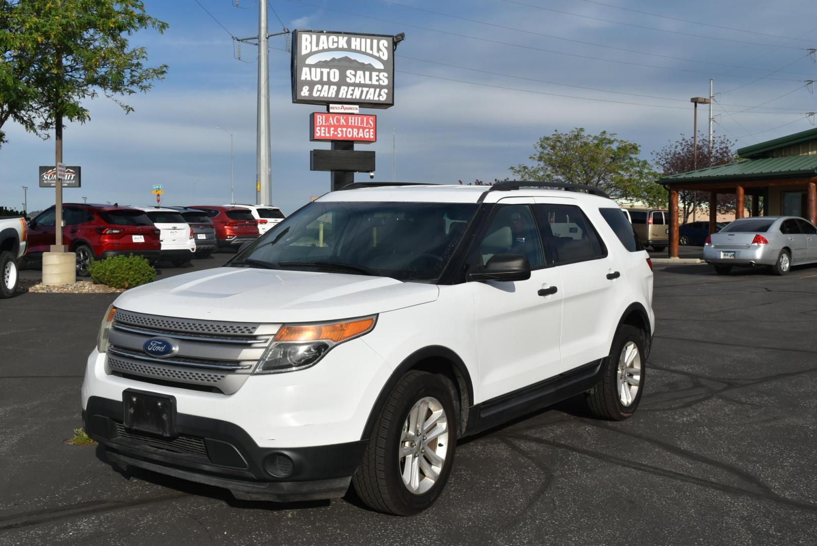 2015 White /TAN Ford Explorer Base (1FM5K8B89FG) with an 3.5L V6 DOHC 24V engine, 6-Speed Automatic transmission, located at 1600 E Hwy 44, Rapid City, SD, 57703, (605) 716-7878, 44.070232, -103.171410 - Photo#0