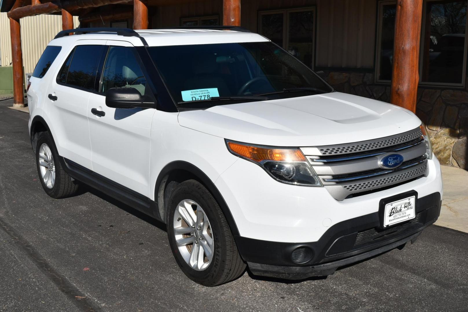 2015 White /TAN Ford Explorer Base (1FM5K8B89FG) with an 3.5L TI-VCT V6 engine, 6-Speed Selectshift Automatic transmission, located at 1600 E Hwy 44, Rapid City, SD, 57703, (605) 716-7878, 44.070232, -103.171410 - Photo#1