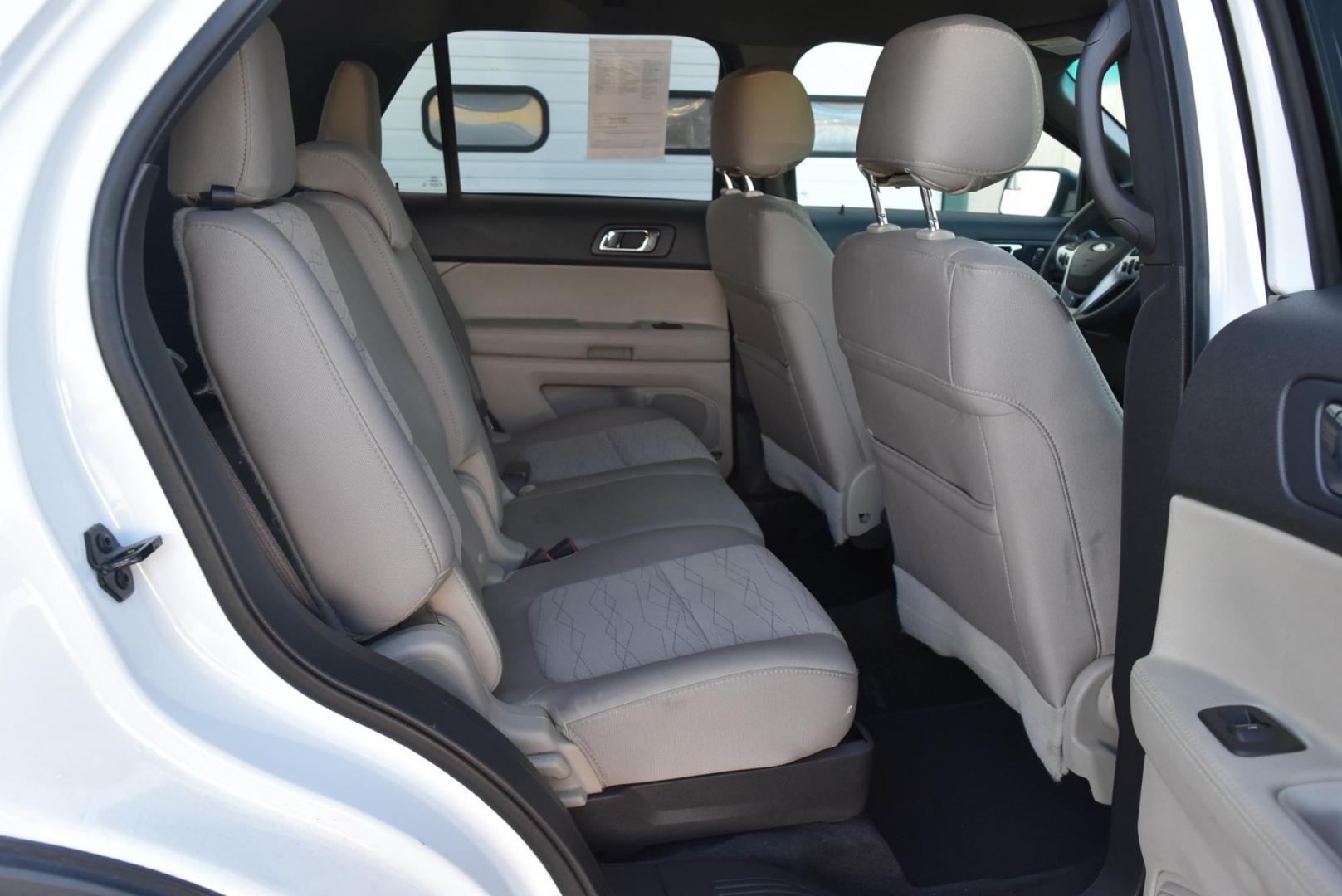 2015 White /TAN Ford Explorer Base (1FM5K8B89FG) with an 3.5L TI-VCT V6 engine, 6-Speed Selectshift Automatic transmission, located at 1600 E Hwy 44, Rapid City, SD, 57703, (605) 716-7878, 44.070232, -103.171410 - Photo#11