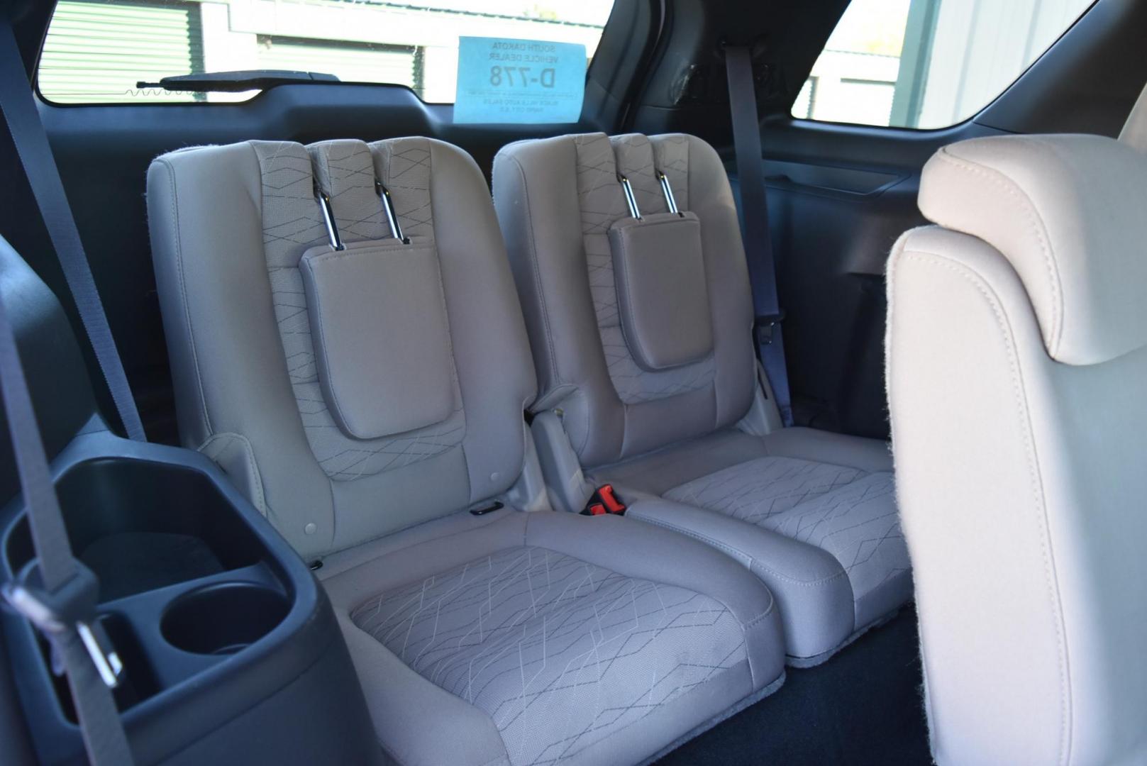 2015 White /TAN Ford Explorer Base (1FM5K8B89FG) with an 3.5L TI-VCT V6 engine, 6-Speed Selectshift Automatic transmission, located at 1600 E Hwy 44, Rapid City, SD, 57703, (605) 716-7878, 44.070232, -103.171410 - Photo#12