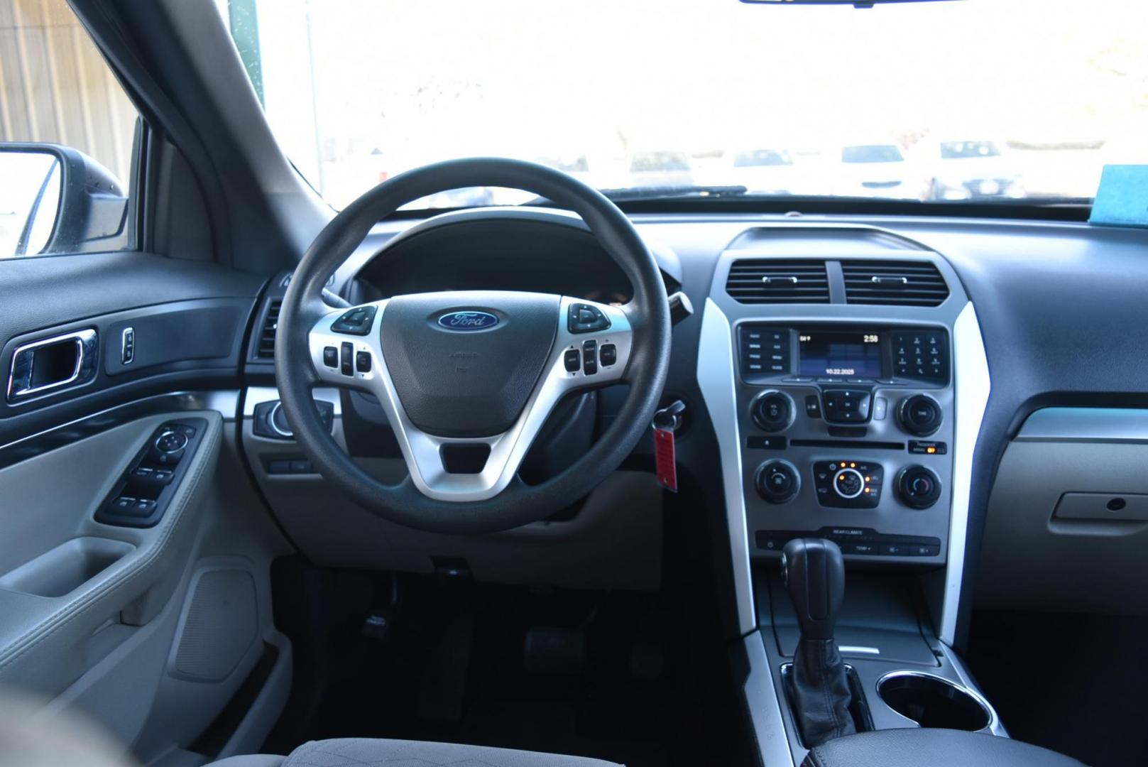 2015 White /TAN Ford Explorer Base (1FM5K8B89FG) with an 3.5L TI-VCT V6 engine, 6-Speed Selectshift Automatic transmission, located at 1600 E Hwy 44, Rapid City, SD, 57703, (605) 716-7878, 44.070232, -103.171410 - Photo#15