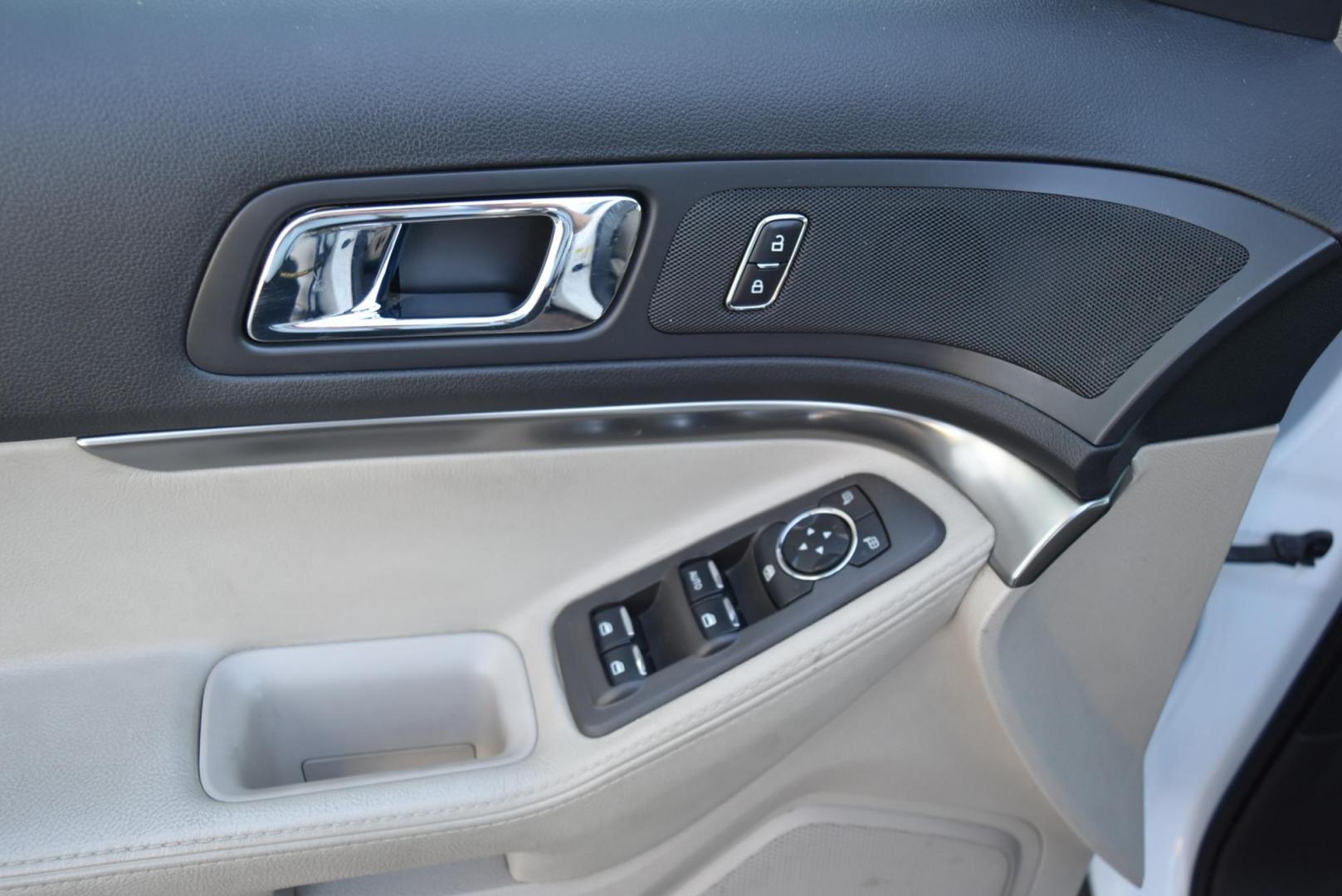 2015 White /TAN Ford Explorer Base (1FM5K8B89FG) with an 3.5L TI-VCT V6 engine, 6-Speed Selectshift Automatic transmission, located at 1600 E Hwy 44, Rapid City, SD, 57703, (605) 716-7878, 44.070232, -103.171410 - Photo#16