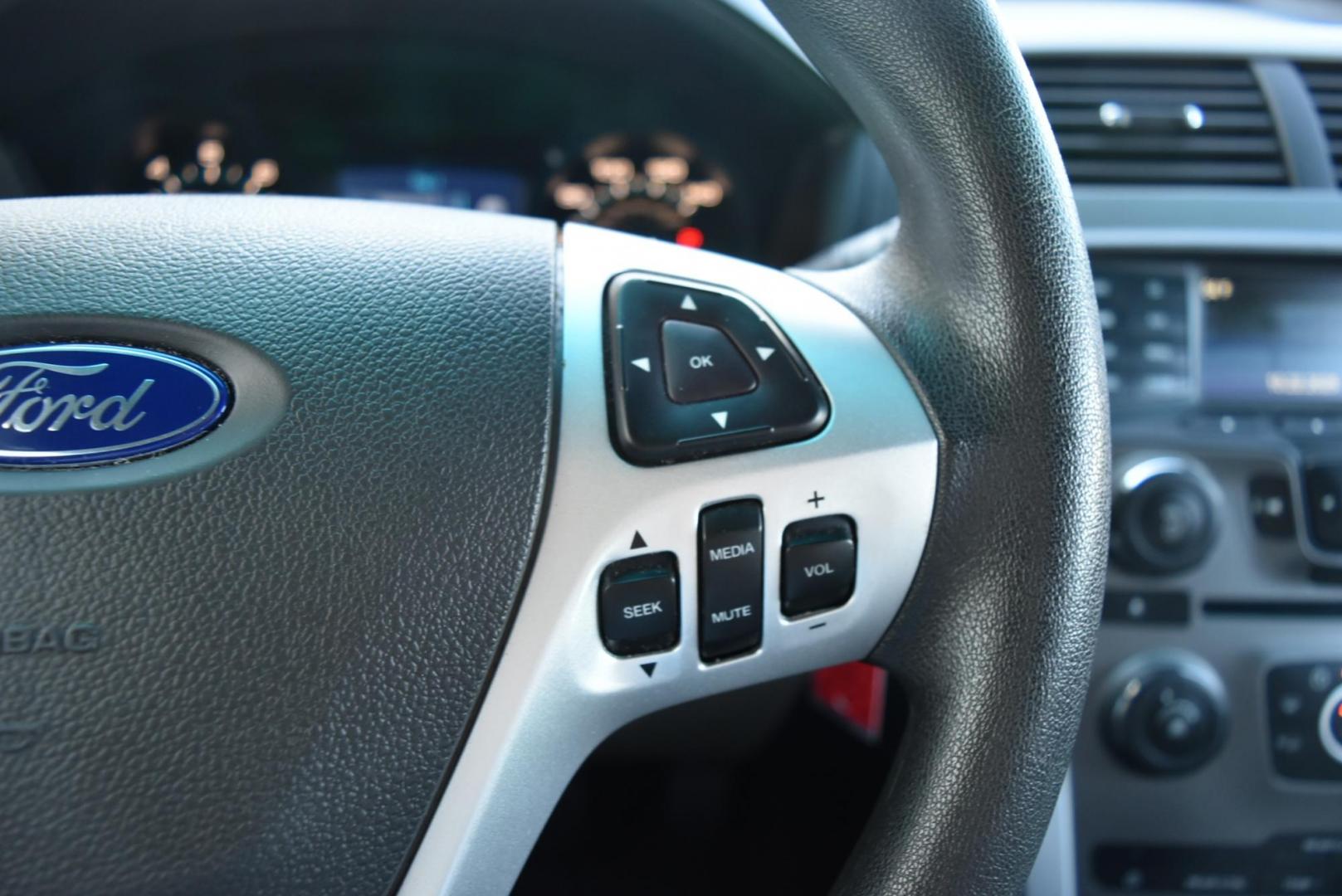 2015 White /TAN Ford Explorer Base (1FM5K8B89FG) with an 3.5L TI-VCT V6 engine, 6-Speed Selectshift Automatic transmission, located at 1600 E Hwy 44, Rapid City, SD, 57703, (605) 716-7878, 44.070232, -103.171410 - Photo#19