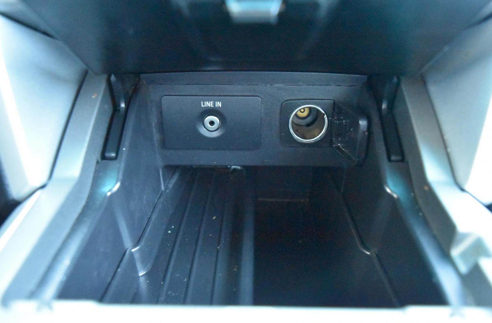 2015 White /TAN Ford Explorer Base (1FM5K8B89FG) with an 3.5L TI-VCT V6 engine, 6-Speed Selectshift Automatic transmission, located at 1600 E Hwy 44, Rapid City, SD, 57703, (605) 716-7878, 44.070232, -103.171410 - Photo#23