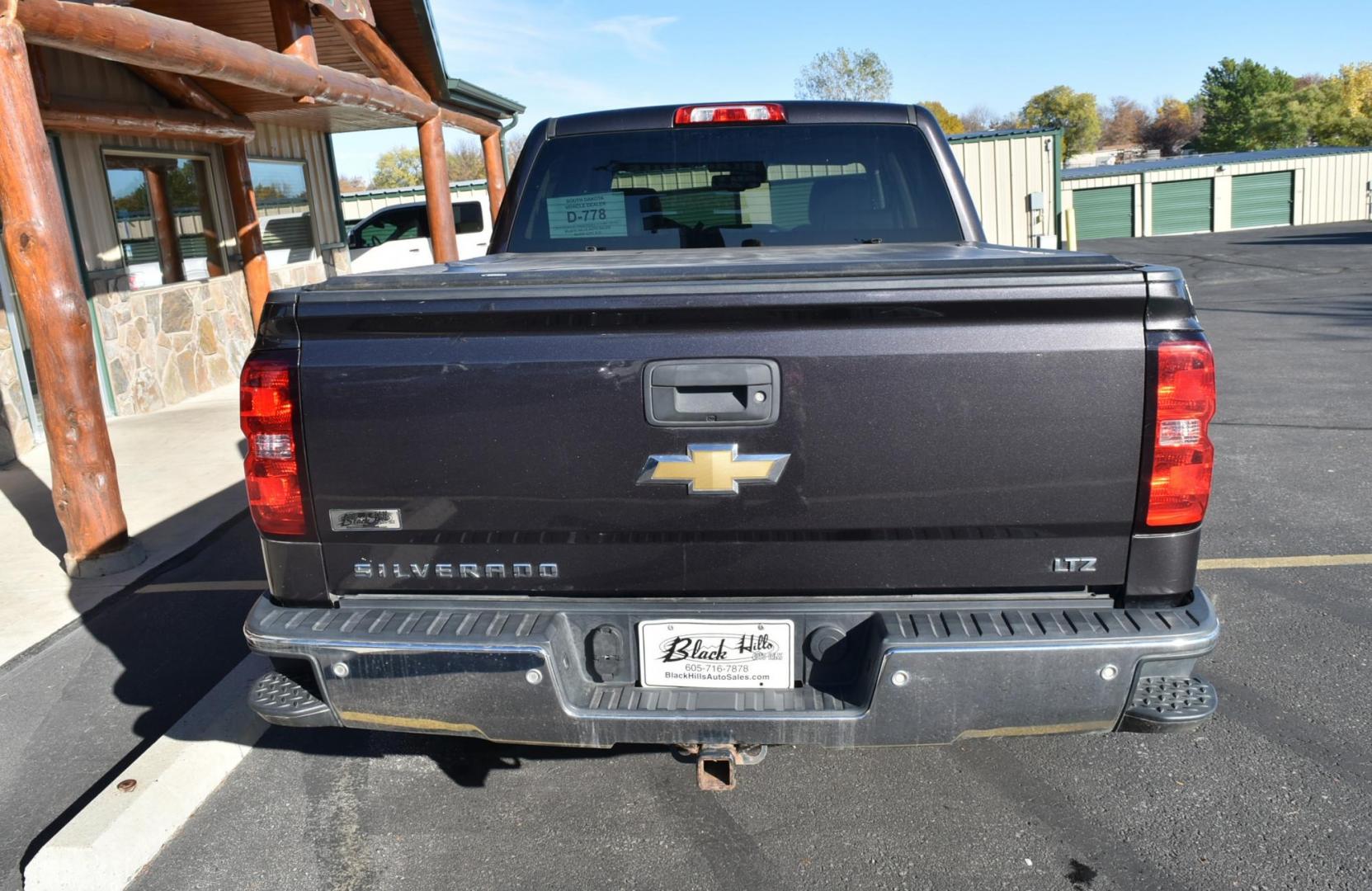 2014 Gray /Black Chevrolet Silverado 1500 LTZ (3GCUKSEC3EG) with an 5.3L FLEXFUEL ECOTEC3 V8 WITH ACTIVE FUEL MANAGEMENT, DIRECT INJECTION AND VARIABLE VALVE TIMING engine, 6-Speed Automatic transmission, located at 1600 E Hwy 44, Rapid City, SD, 57703, (605) 716-7878, 44.070232, -103.171410 - Photo#7