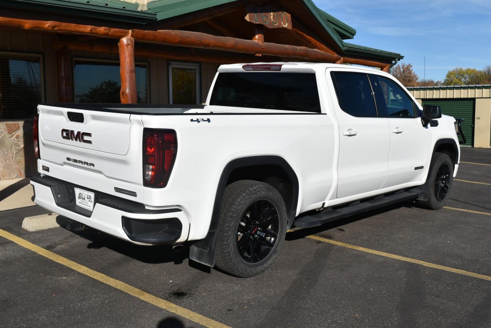 2022 White GMC Sierra 1500 Elevation (3GTP9CEK8NG) with an 2.7L Turbo engine, 8-Speed Automatic, Electronically Controlled transmission, located at 1600 E Hwy 44, Rapid City, SD, 57703, (605) 716-7878, 44.070232, -103.171410 - Photo#8