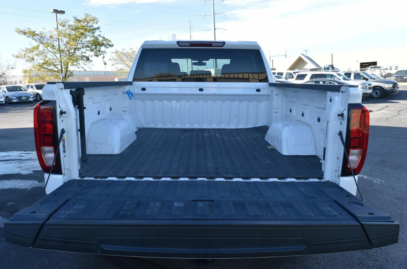 2022 White GMC Sierra 1500 Elevation (3GTP9CEK8NG) with an 2.7L Turbo engine, 8-Speed Automatic, Electronically Controlled transmission, located at 1600 E Hwy 44, Rapid City, SD, 57703, (605) 716-7878, 44.070232, -103.171410 - Photo#26