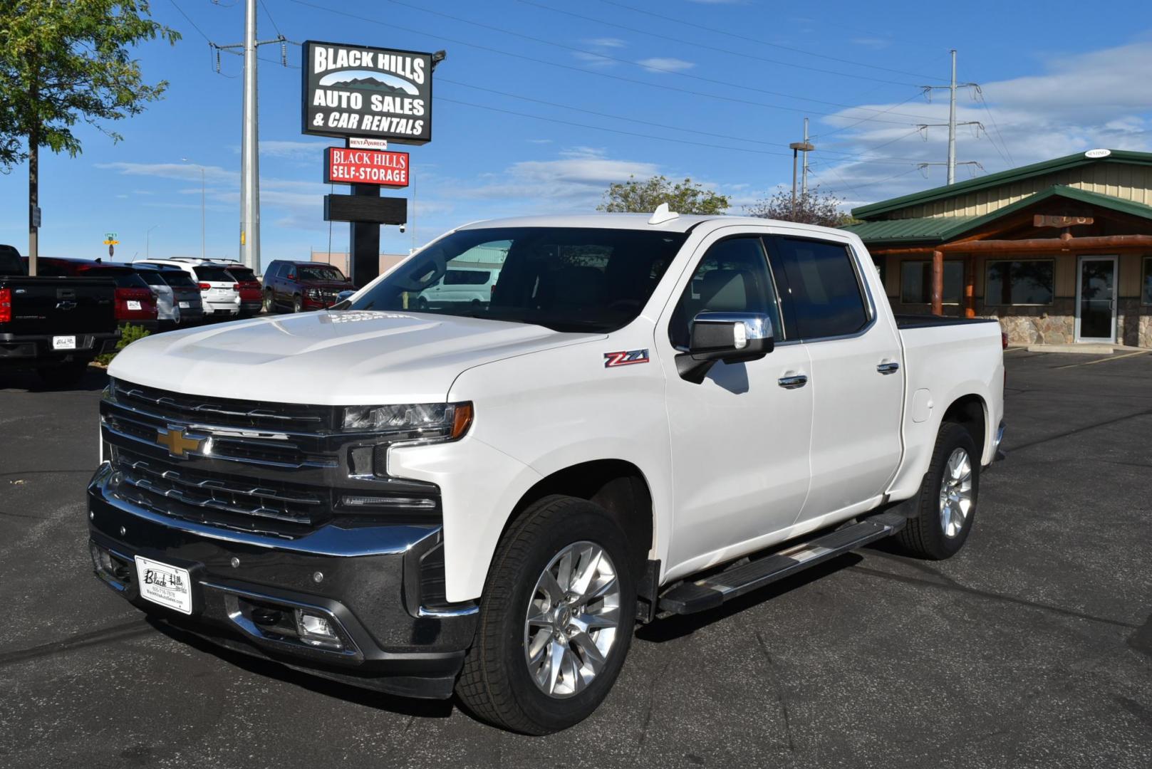2022 White /gray Chevrolet Silverado 1500 LTZ (3GCUYGED2NG) with an 5.3L ECOTEC3 V8 engine, 10-Speed Automatic transmission, located at 1600 E Hwy 44, Rapid City, SD, 57703, (605) 716-7878, 44.070232, -103.171410 - Photo#0