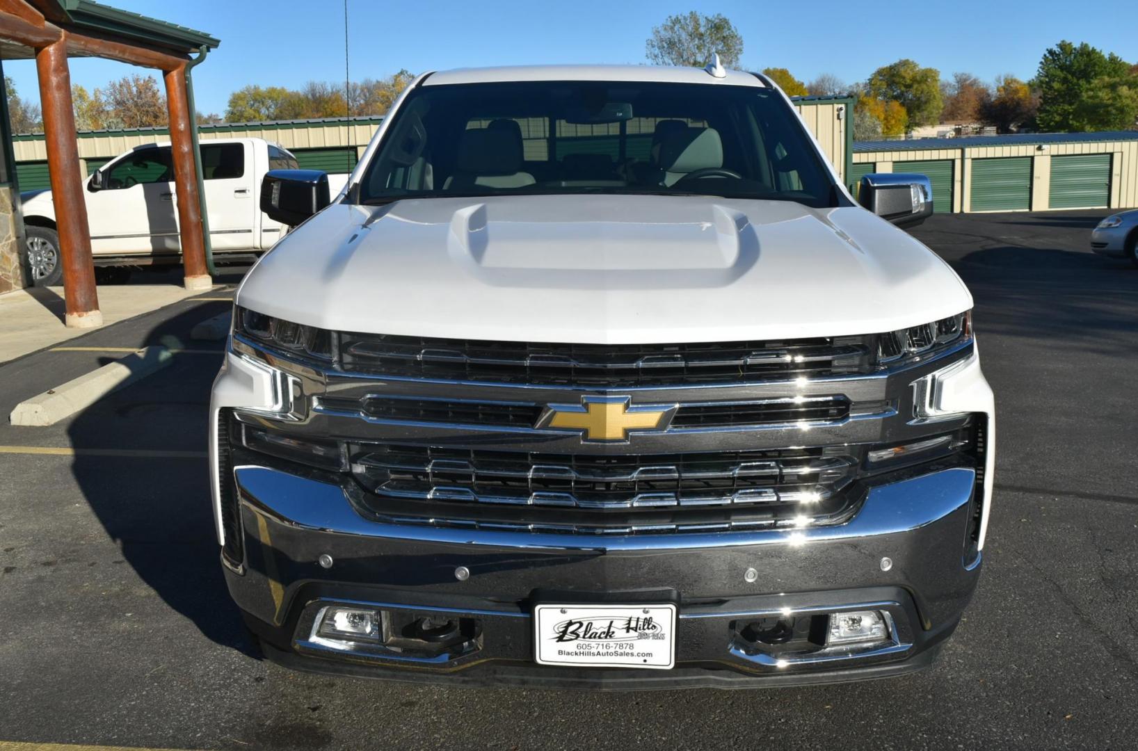2022 White /gray Chevrolet Silverado 1500 LTZ (3GCUYGED2NG) with an 5.3L ECOTEC3 V8 engine, 10-Speed Automatic transmission, located at 1600 E Hwy 44, Rapid City, SD, 57703, (605) 716-7878, 44.070232, -103.171410 - Photo#2