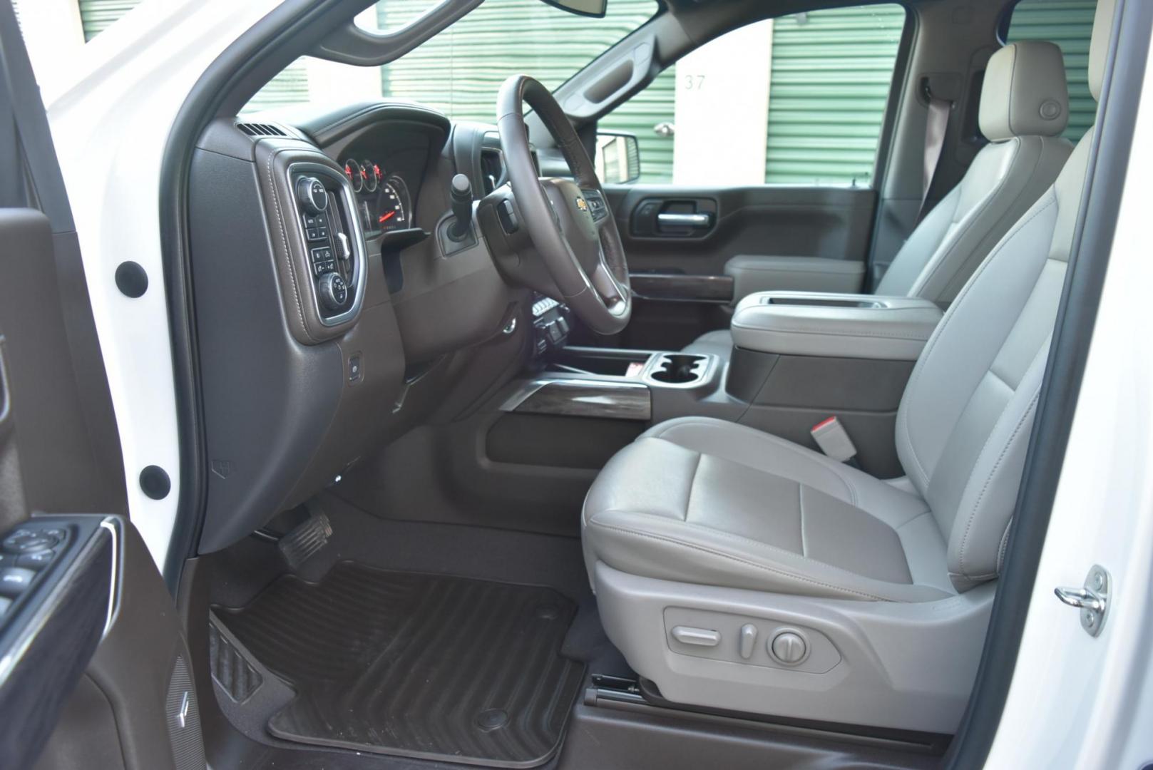 2022 White /gray Chevrolet Silverado 1500 LTZ (3GCUYGED2NG) with an 5.3L ECOTEC3 V8 engine, 10-Speed Automatic transmission, located at 1600 E Hwy 44, Rapid City, SD, 57703, (605) 716-7878, 44.070232, -103.171410 - Photo#9