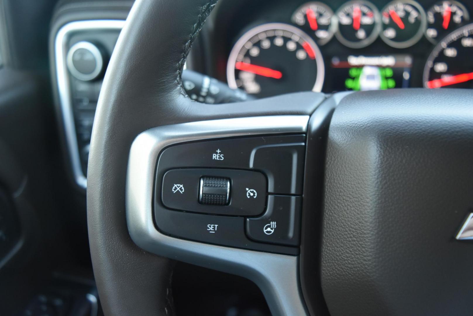 2022 White /gray Chevrolet Silverado 1500 LTZ (3GCUYGED2NG) with an 5.3L ECOTEC3 V8 engine, 10-Speed Automatic transmission, located at 1600 E Hwy 44, Rapid City, SD, 57703, (605) 716-7878, 44.070232, -103.171410 - Photo#19