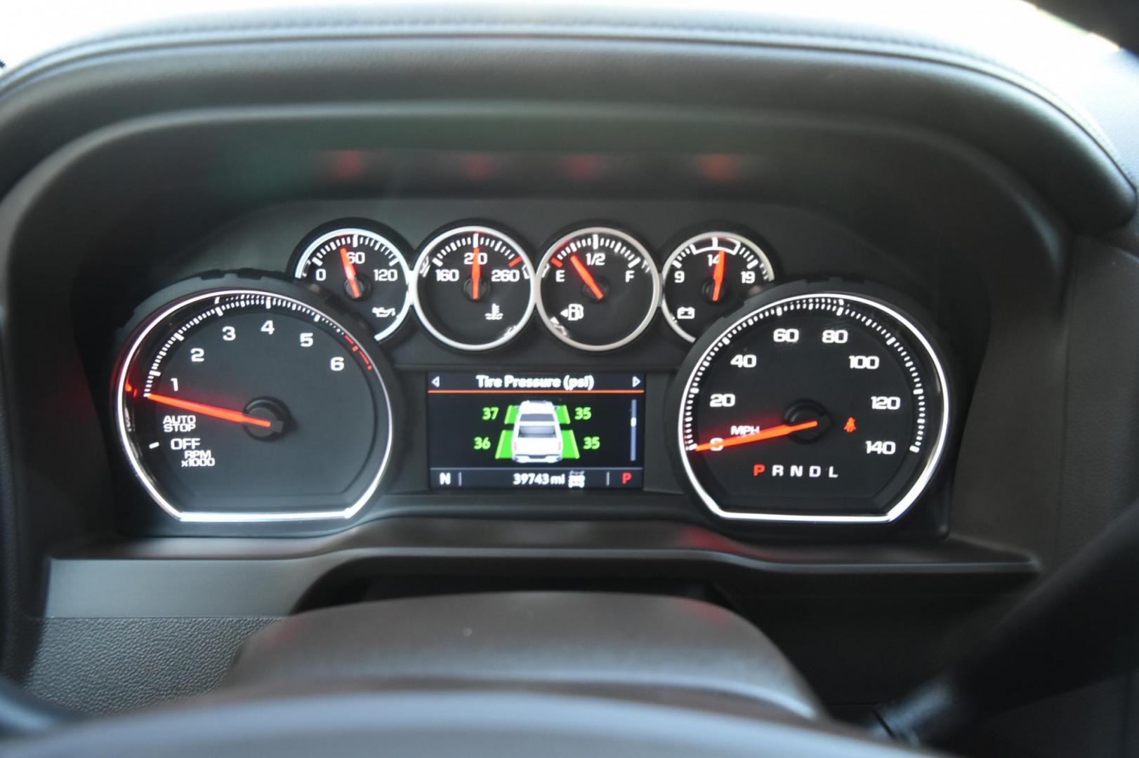 2022 White /gray Chevrolet Silverado 1500 LTZ (3GCUYGED2NG) with an 5.3L ECOTEC3 V8 engine, 10-Speed Automatic transmission, located at 1600 E Hwy 44, Rapid City, SD, 57703, (605) 716-7878, 44.070232, -103.171410 - Photo#21