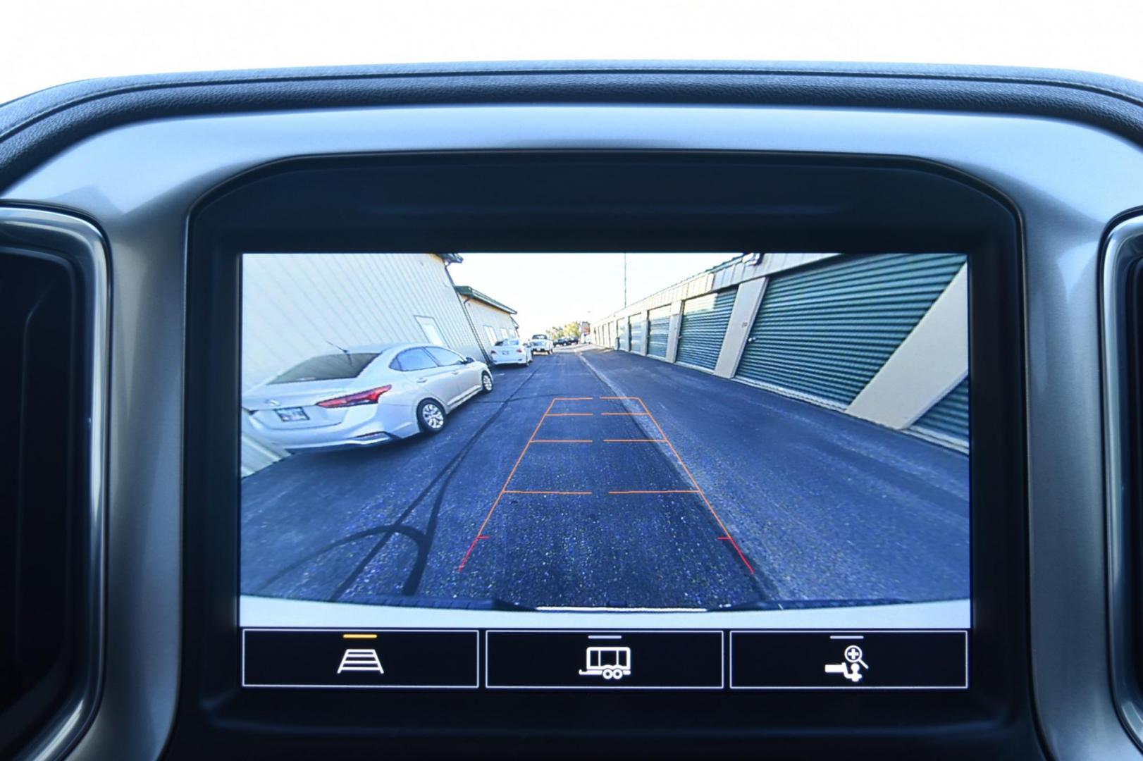 2022 White /gray Chevrolet Silverado 1500 LTZ (3GCUYGED2NG) with an 5.3L ECOTEC3 V8 engine, 10-Speed Automatic transmission, located at 1600 E Hwy 44, Rapid City, SD, 57703, (605) 716-7878, 44.070232, -103.171410 - Photo#23