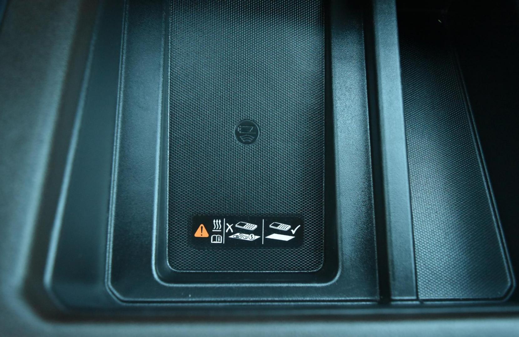 2022 White /gray Chevrolet Silverado 1500 LTZ (3GCUYGED2NG) with an 5.3L ECOTEC3 V8 engine, 10-Speed Automatic transmission, located at 1600 E Hwy 44, Rapid City, SD, 57703, (605) 716-7878, 44.070232, -103.171410 - Photo#26