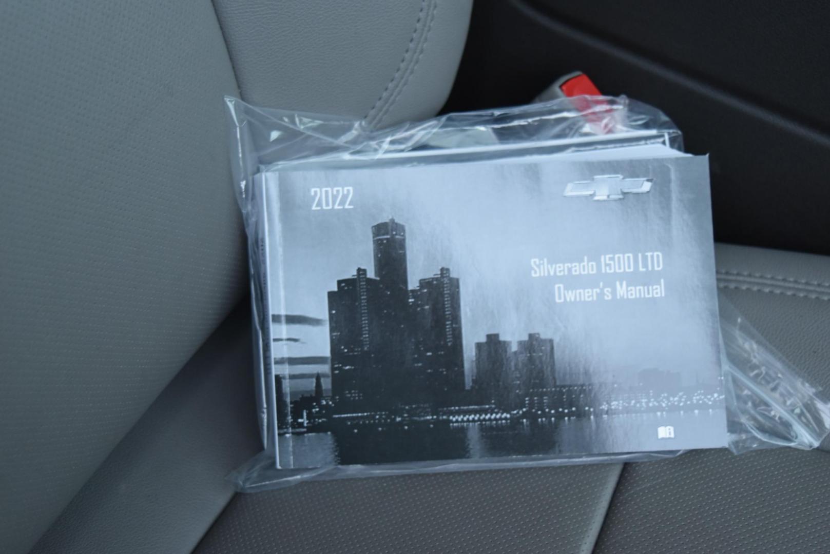 2022 White /gray Chevrolet Silverado 1500 LTZ (3GCUYGED2NG) with an 5.3L ECOTEC3 V8 engine, 10-Speed Automatic transmission, located at 1600 E Hwy 44, Rapid City, SD, 57703, (605) 716-7878, 44.070232, -103.171410 - Photo#29