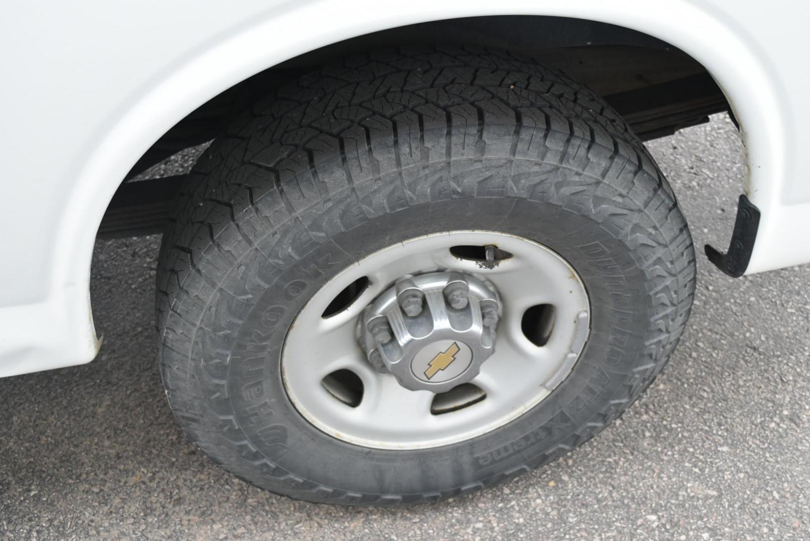 2010 White /Gray Chevrolet Express LT 3500 Extended (1GA2G1DG7A1) with an 6.0LVORTEC V8 OHV 16V engine, 6-Speed Automatic, Heavy-Duty, Electronically Controlled transmission, located at 1600 E Hwy 44, Rapid City, SD, 57703, (605) 716-7878, 44.070232, -103.171410 - Photo#22