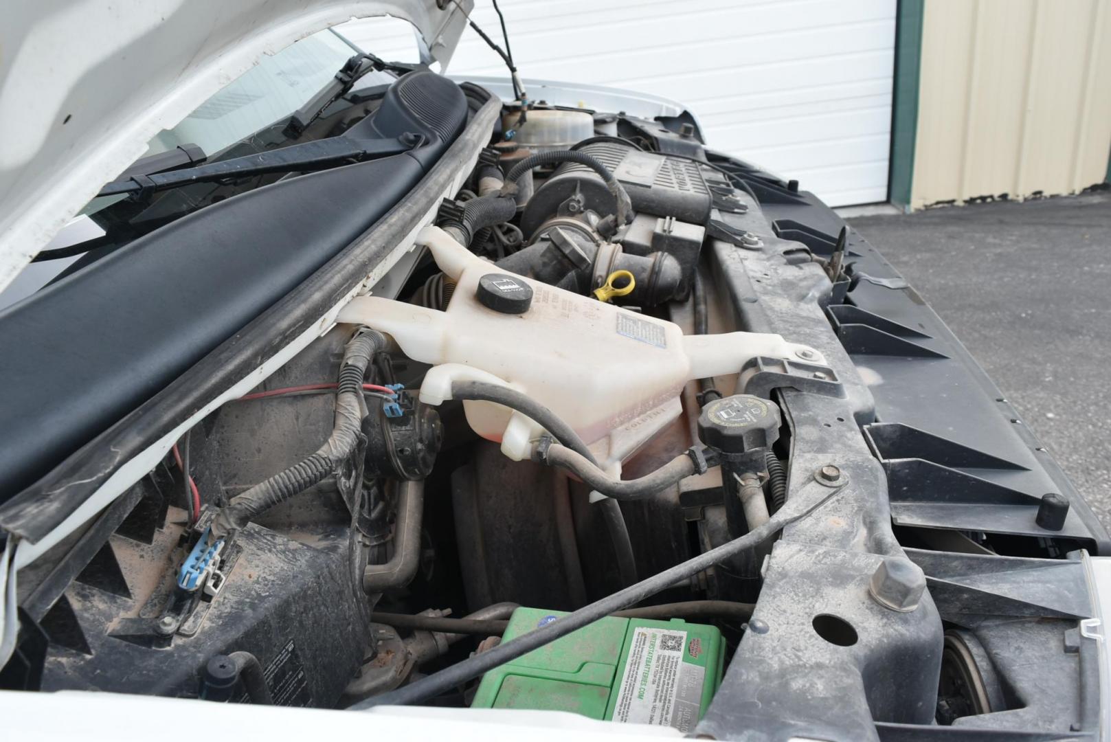 2010 White /Gray Chevrolet Express LT 3500 Extended (1GA2G1DG7A1) with an 6.0LVORTEC V8 OHV 16V engine, 6-Speed Automatic, Heavy-Duty, Electronically Controlled transmission, located at 1600 E Hwy 44, Rapid City, SD, 57703, (605) 716-7878, 44.070232, -103.171410 - Photo#23