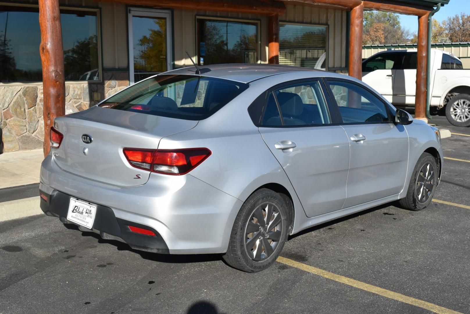 2019 Silver /Black Kia Rio LX (3KPA24AB2KE) with an 1.6L L4 DOHC 16V engine, 6-Speed Automatic W/O OD transmission, located at 1600 E Hwy 44, Rapid City, SD, 57703, (605) 716-7878, 44.070232, -103.171410 - Photo#8