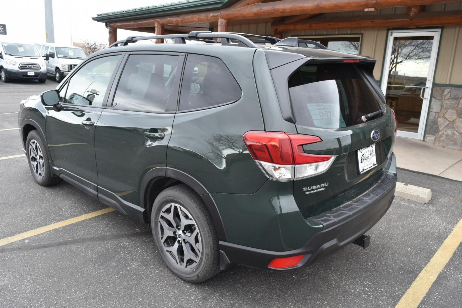 2024 Green /Black Subaru Forester Premium (JF2SKADC2RH) with an 2.5L H4 SOHC 16V engine, CVT transmission, located at 1600 E Hwy 44, Rapid City, SD, 57703, (605) 716-7878, 44.070232, -103.171410 - Photo#8