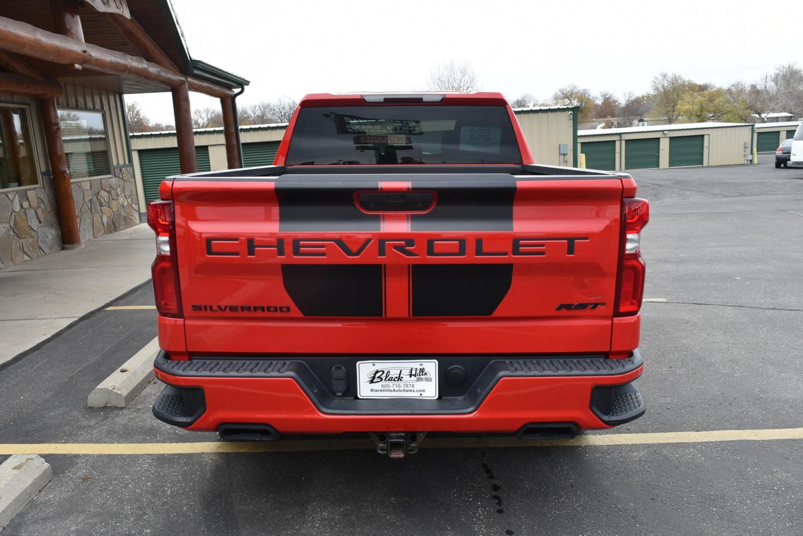 2021 Red /Black Chevrolet Silverado 1500 RST (1GCUYEED9MZ) with an 5.3L ECOTEC3 V8 engine, 8-Speed Automatic transmission, located at 1600 E Hwy 44, Rapid City, SD, 57703, (605) 716-7878, 44.070232, -103.171410 - Photo#7