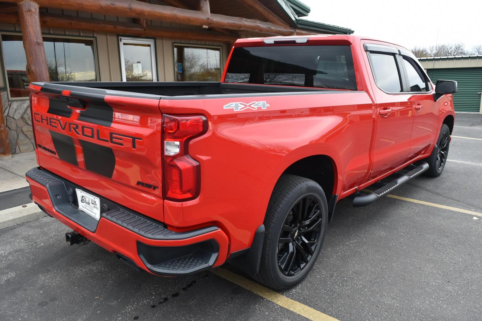 2021 Red /Black Chevrolet Silverado 1500 RST (1GCUYEED9MZ) with an 5.3L ECOTEC3 V8 engine, 8-Speed Automatic transmission, located at 1600 E Hwy 44, Rapid City, SD, 57703, (605) 716-7878, 44.070232, -103.171410 - Photo#8