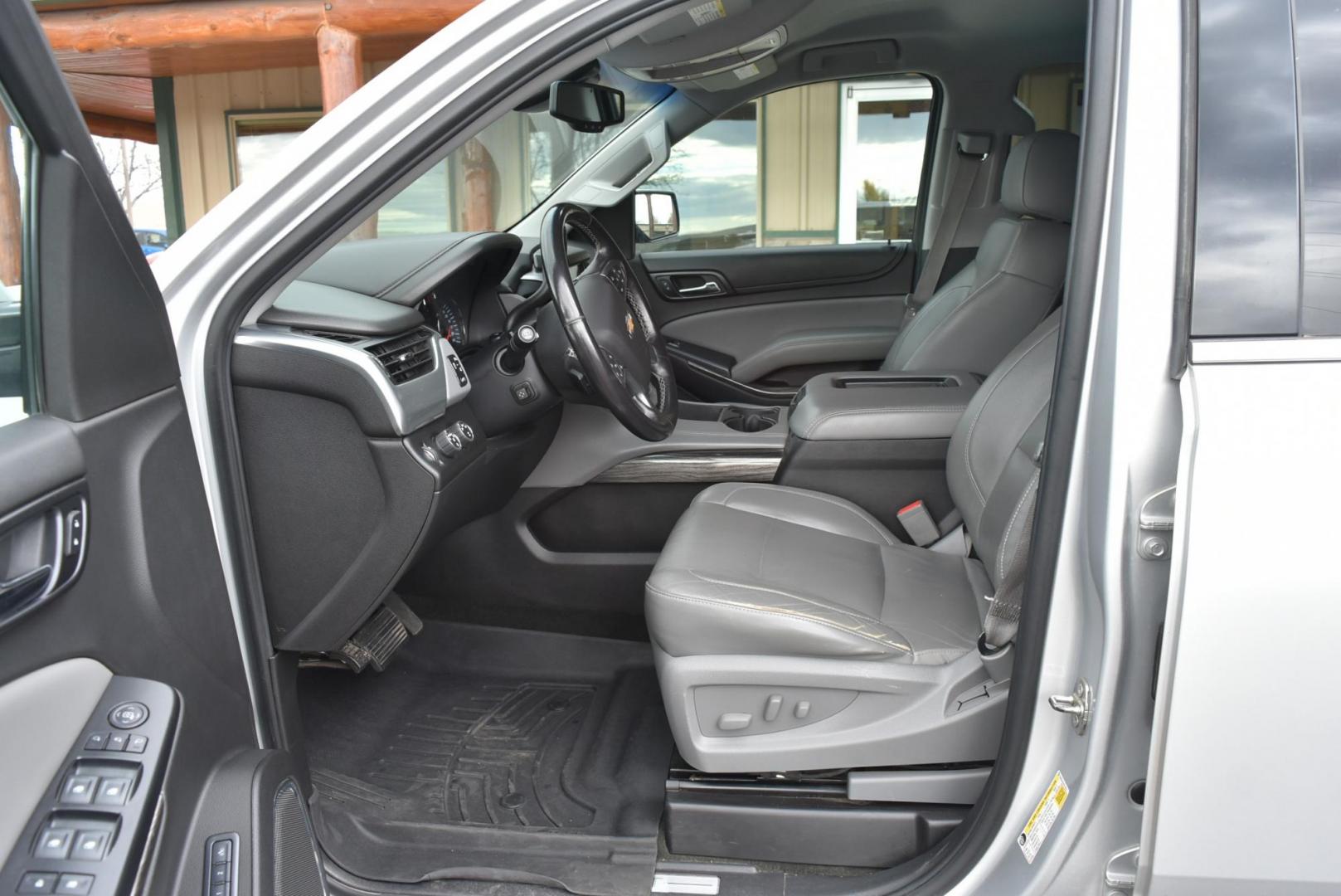 2015 Silver /Gray Chevrolet Suburban LT (1GNSKJKC2FR) with an 5.3L V8 ECOTEC3 WITH Active Fuel Management, Direct Injection and Variable Valve Timing engine, 6-Speed Automatic, Electronically Controlled transmission, located at 1600 E Hwy 44, Rapid City, SD, 57703, (605) 716-7878, 44.070232, -103.171410 - Photo#6