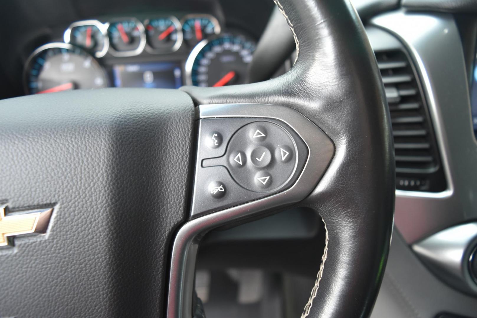 2015 Silver /Gray Chevrolet Suburban LT (1GNSKJKC2FR) with an 5.3L V8 ECOTEC3 WITH Active Fuel Management, Direct Injection and Variable Valve Timing engine, 6-Speed Automatic, Electronically Controlled transmission, located at 1600 E Hwy 44, Rapid City, SD, 57703, (605) 716-7878, 44.070232, -103.171410 - Photo#20