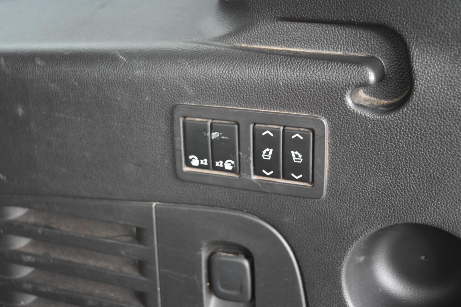 2015 Silver /Gray Chevrolet Suburban LT (1GNSKJKC2FR) with an 5.3L V8 ECOTEC3 WITH Active Fuel Management, Direct Injection and Variable Valve Timing engine, 6-Speed Automatic, Electronically Controlled transmission, located at 1600 E Hwy 44, Rapid City, SD, 57703, (605) 716-7878, 44.070232, -103.171410 - Photo#25