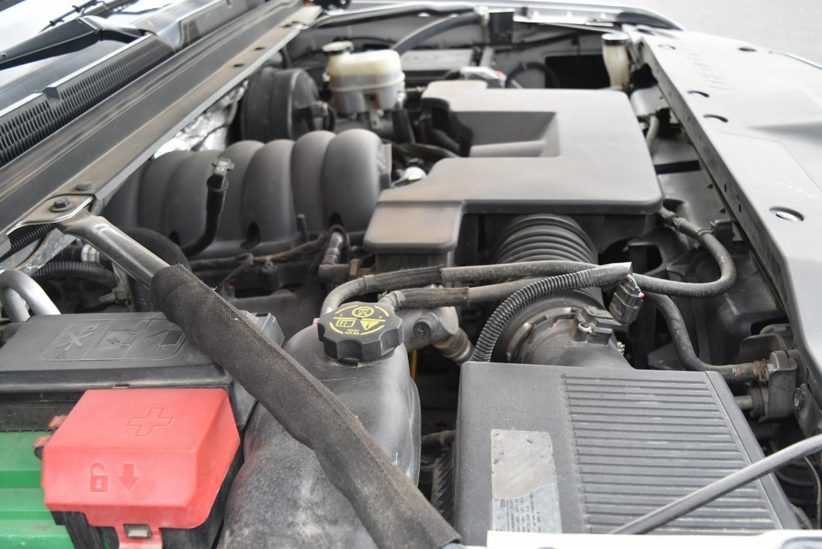 2015 Silver /Gray Chevrolet Suburban LT (1GNSKJKC2FR) with an 5.3L V8 ECOTEC3 WITH Active Fuel Management, Direct Injection and Variable Valve Timing engine, 6-Speed Automatic, Electronically Controlled transmission, located at 1600 E Hwy 44, Rapid City, SD, 57703, (605) 716-7878, 44.070232, -103.171410 - Photo#27