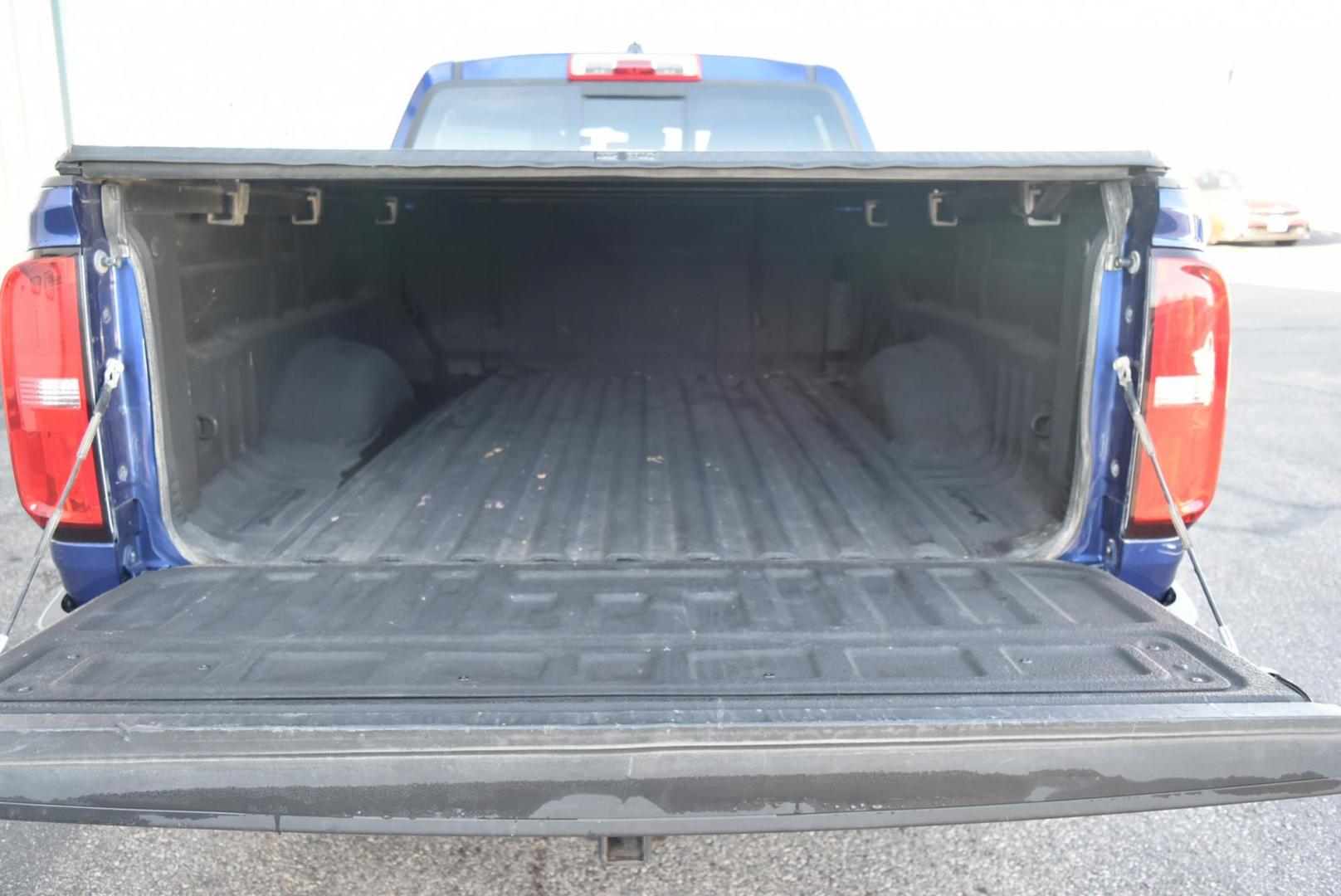 2016 Laser Blue /Black Chevrolet Colorado LT (1GCPTCE17G1) with an 2.8L 4Cyl Duramax Turbo Diesel engine, 6-Speed Automatic transmission, located at 1600 E Hwy 44, Rapid City, SD, 57703, (605) 716-7878, 44.070232, -103.171410 - Photo#24