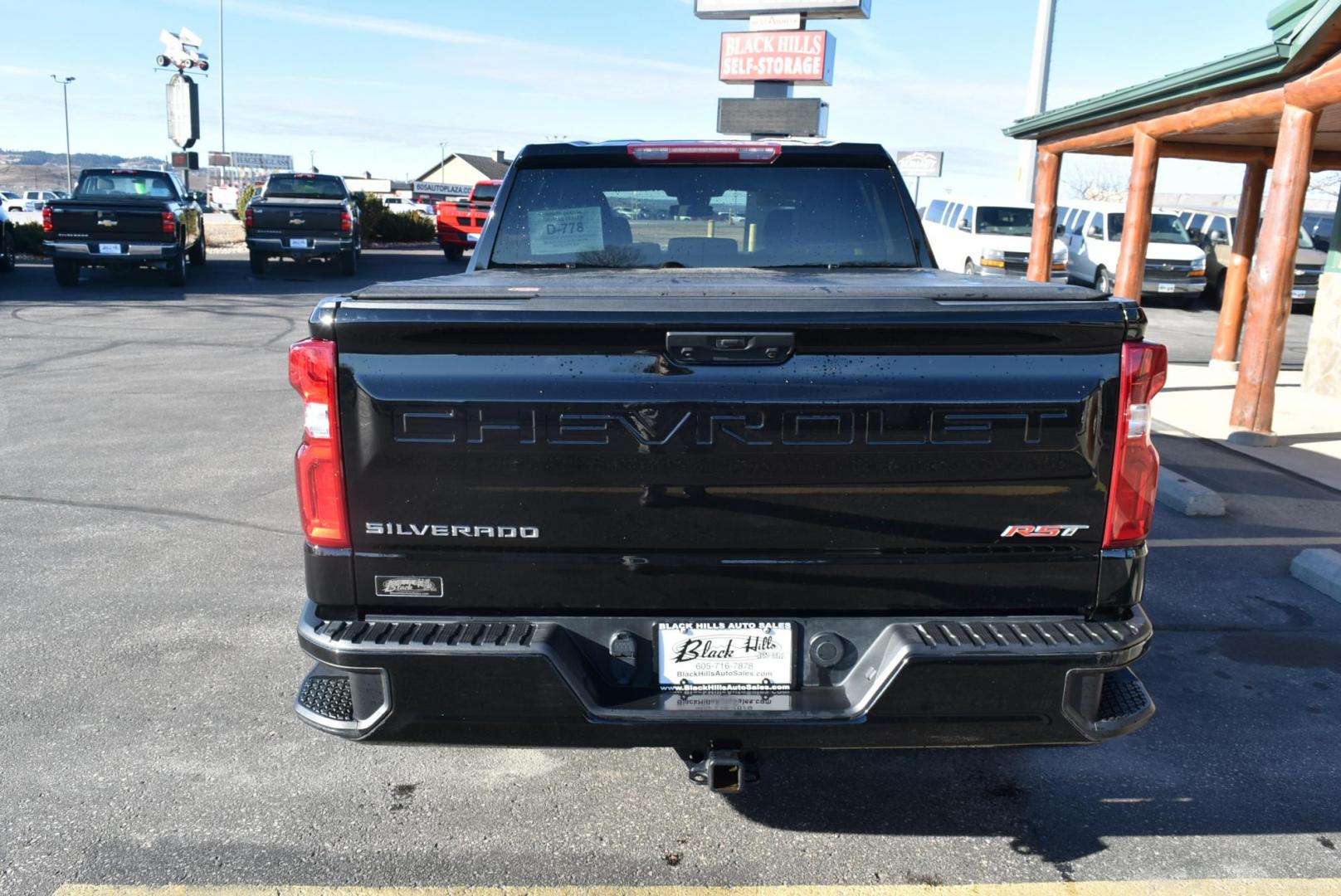 2024 Black /Black Chevrolet Silverado 1500 RST (2GCUDEED8R1) with an 5.3L Vortec V-8 OHV 16V engine, 6-Speed Automatic transmission, located at 1600 E Hwy 44, Rapid City, SD, 57703, (605) 716-7878, 44.070232, -103.171410 - Photo#7