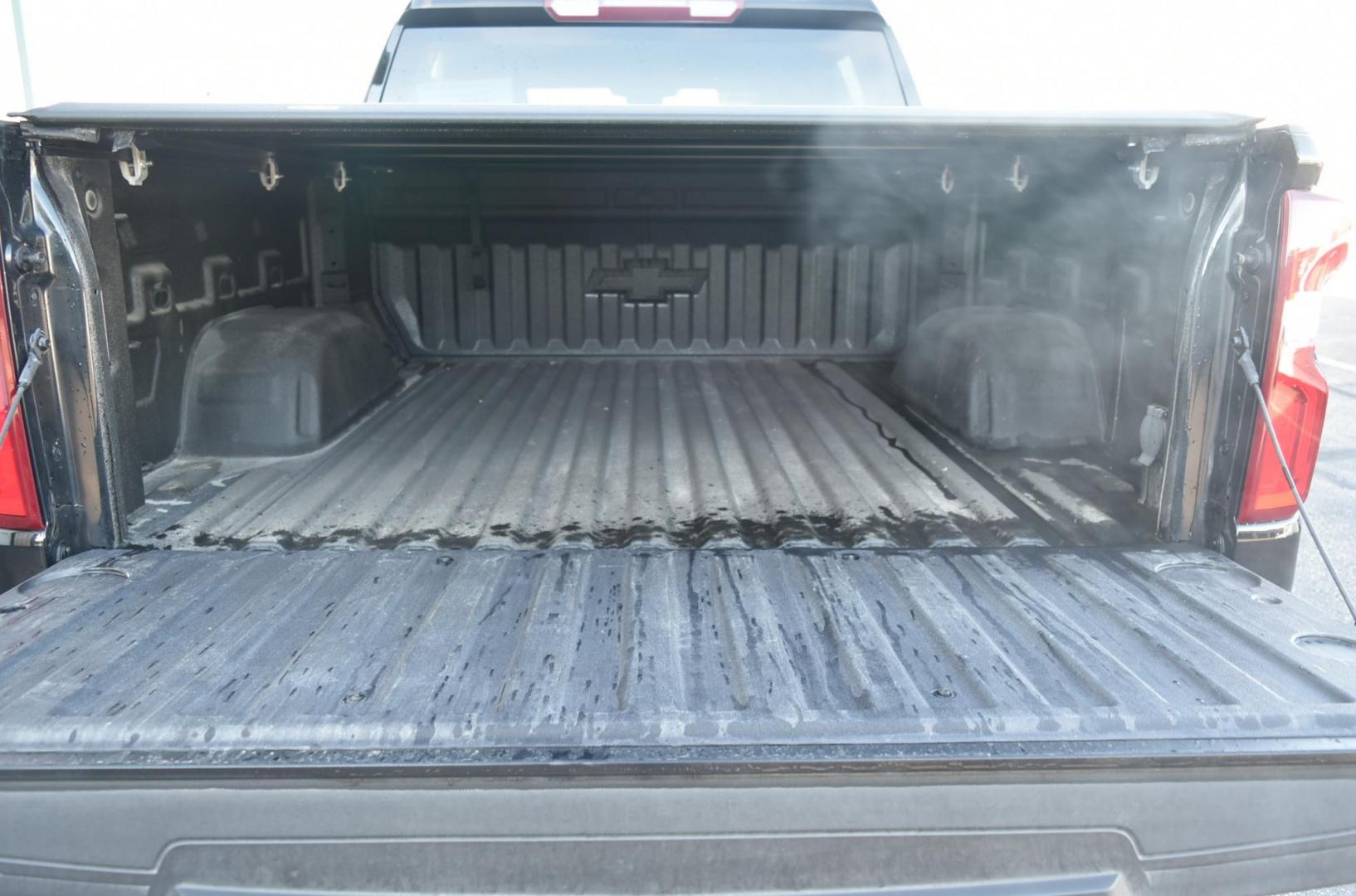 2024 Black /Black Chevrolet Silverado 1500 RST (2GCUDEED8R1) with an 5.3L Vortec V-8 OHV 16V engine, 6-Speed Automatic transmission, located at 1600 E Hwy 44, Rapid City, SD, 57703, (605) 716-7878, 44.070232, -103.171410 - Photo#28