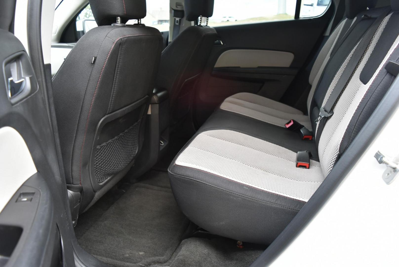 2017 White /Black Chevrolet Equinox LT (2GNFLFEKXH6) with an 2.4L 4-CYL DOHC 16V FFV engine, 6-Speed Automatic w/ Overdrive transmission, located at 1600 E Hwy 44, Rapid City, SD, 57703, (605) 716-7878, 44.070232, -103.171410 - Photo#12