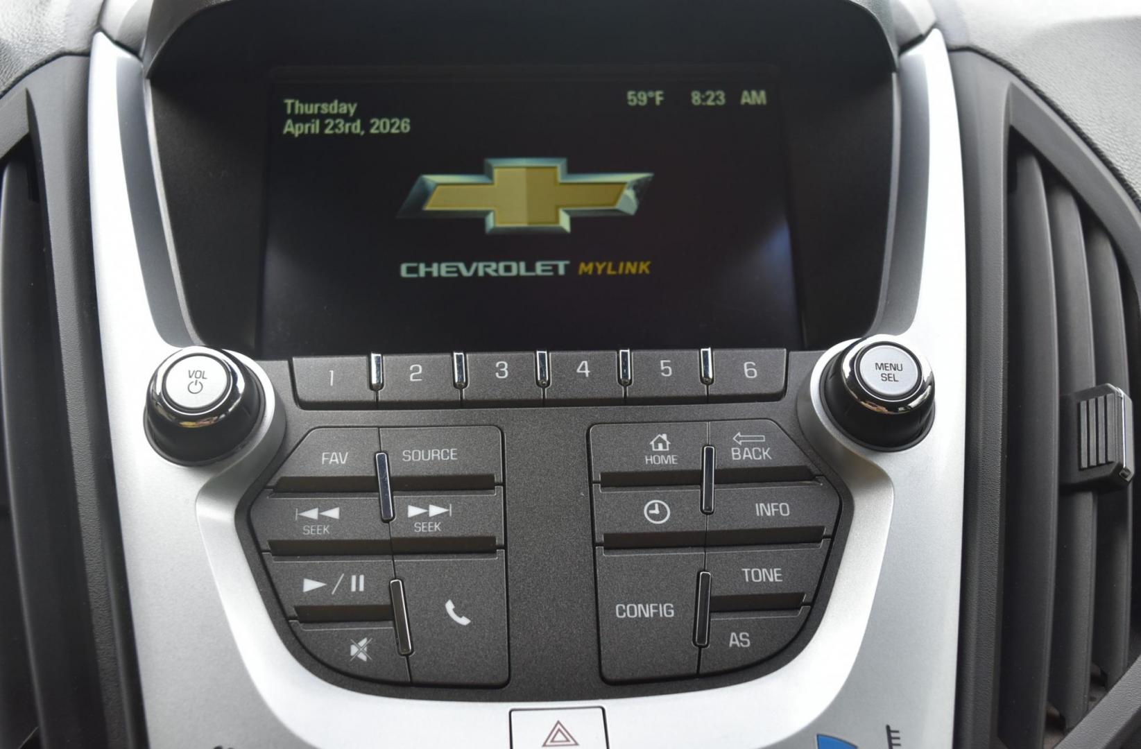 2017 White /Black Chevrolet Equinox LT (2GNFLFEKXH6) with an 2.4L 4-CYL DOHC 16V FFV engine, 6-Speed Automatic w/ Overdrive transmission, located at 1600 E Hwy 44, Rapid City, SD, 57703, (605) 716-7878, 44.070232, -103.171410 - Photo#19