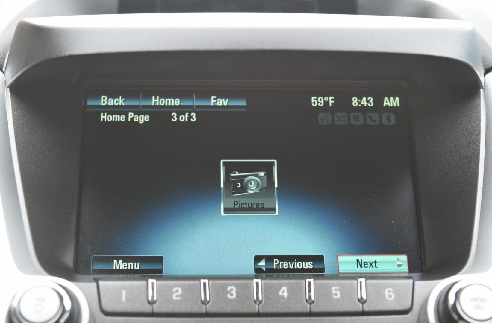 2017 White /Black Chevrolet Equinox LT (2GNFLFEKXH6) with an 2.4L 4-CYL DOHC 16V FFV engine, 6-Speed Automatic w/ Overdrive transmission, located at 1600 E Hwy 44, Rapid City, SD, 57703, (605) 716-7878, 44.070232, -103.171410 - Photo#22