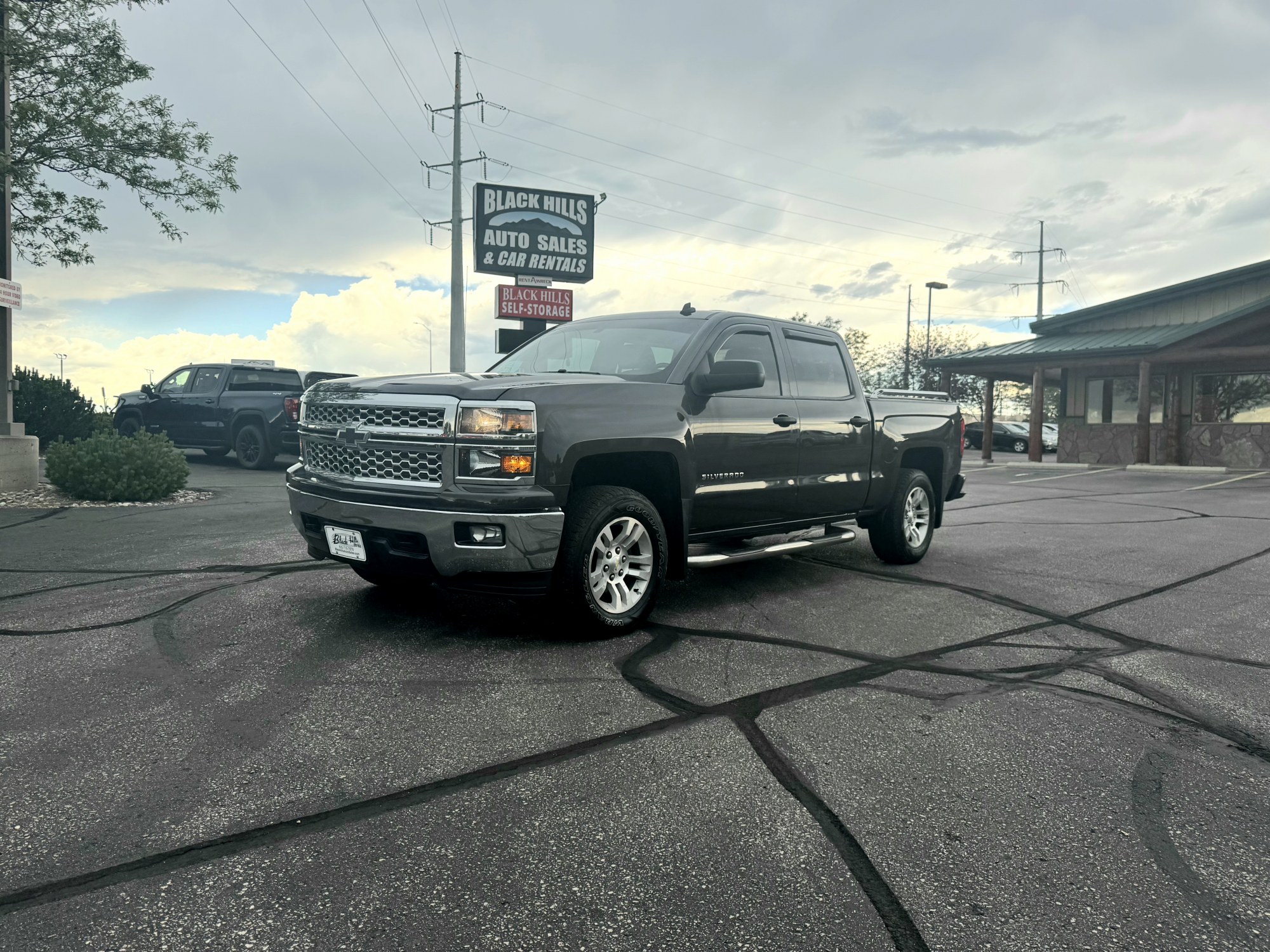 Gray 2014 Chevrolet Silverado 1500 Pickup Truck Four-Wheel Drive 6-Speed Automatic