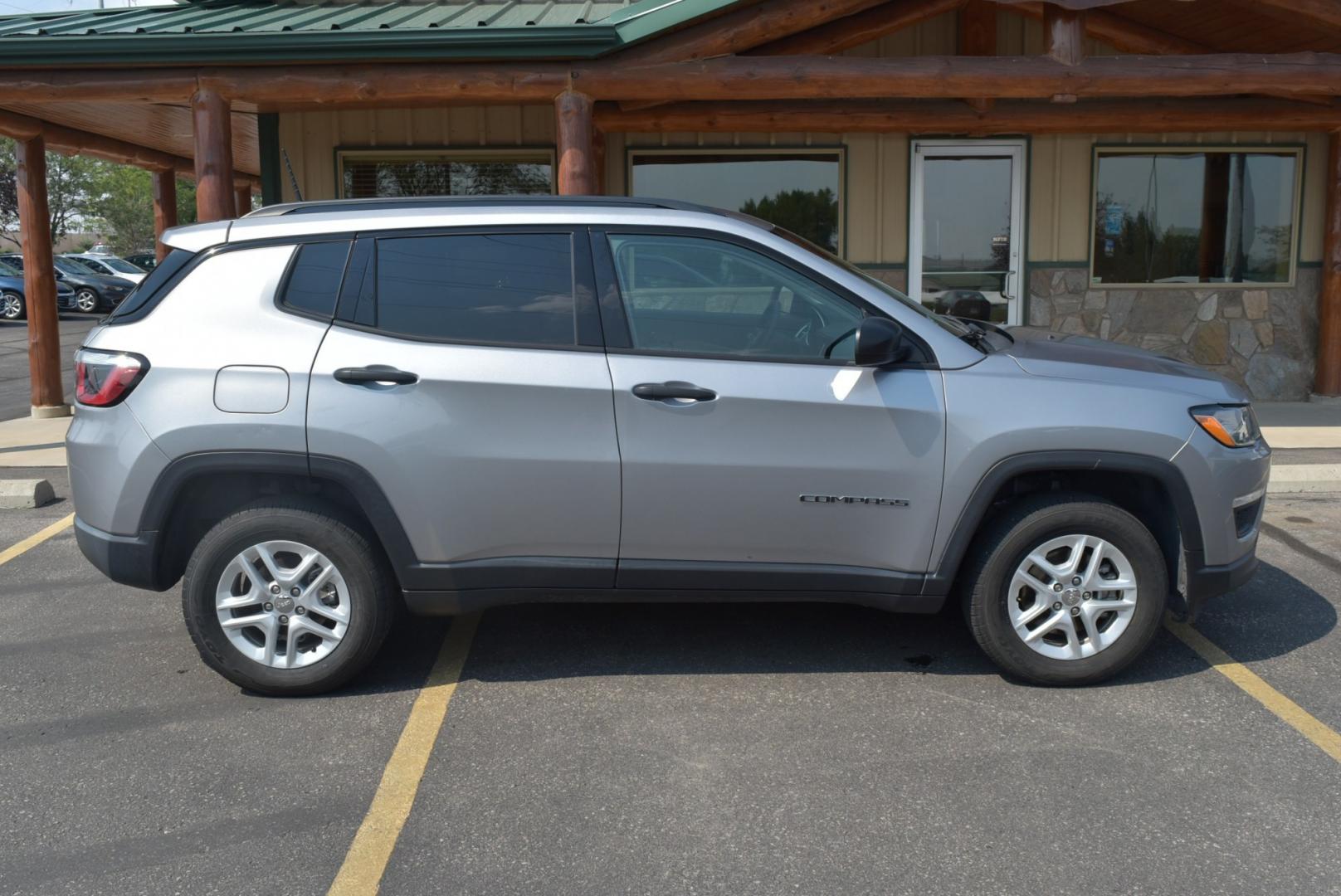 2018 Gray /TAN Jeep Compass Sport (3C4NJDAB9JT) with an 2.4L 4 Cyl MultiAir engine, 9-Speed Automatic transmission, located at 1600 E Hwy 44, Rapid City, SD, 57703, (605) 716-7878, 44.070232, -103.171410- Photo#5