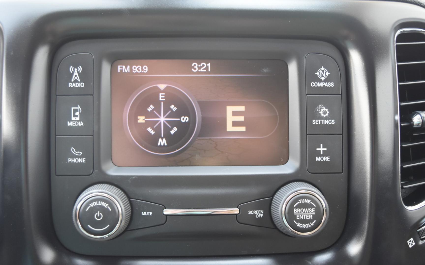 2018 Gray /TAN Jeep Compass Sport (3C4NJDAB9JT) with an 2.4L 4 Cyl MultiAir engine, 9-Speed Automatic transmission, located at 1600 E Hwy 44, Rapid City, SD, 57703, (605) 716-7878, 44.070232, -103.171410- Photo#21