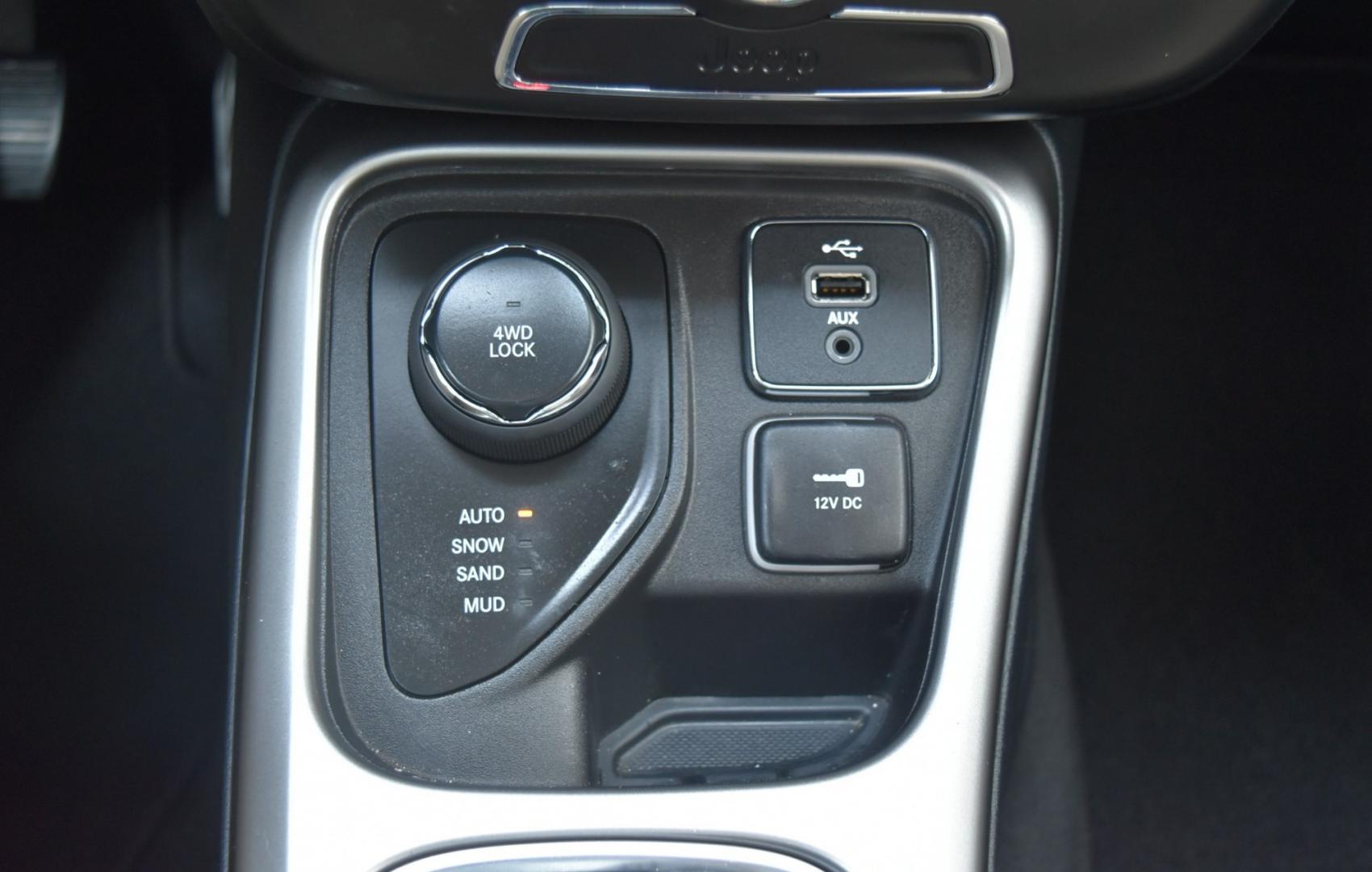 2018 Gray /TAN Jeep Compass Sport (3C4NJDAB9JT) with an 2.4L 4 Cyl MultiAir engine, 9-Speed Automatic transmission, located at 1600 E Hwy 44, Rapid City, SD, 57703, (605) 716-7878, 44.070232, -103.171410- Photo#24