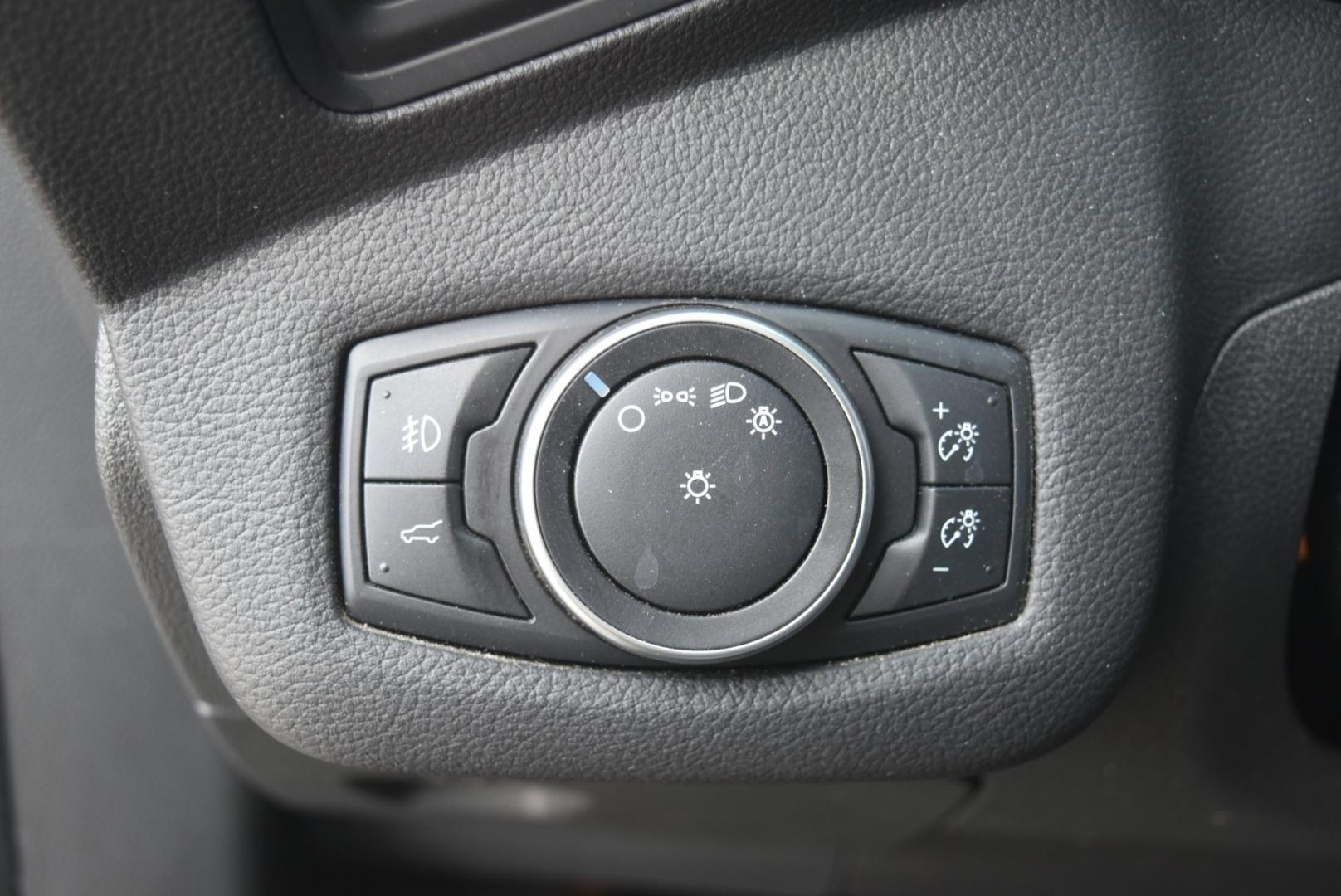 2018 Gray Ford Escape SE (1FMCU9GD6JU) with an 1.5L 4 Cyl Ecoboost engine, 6-Speed Automatic transmission, located at 1600 E Hwy 44, Rapid City, SD, 57703, (605) 716-7878, 44.070232, -103.171410- Photo#16