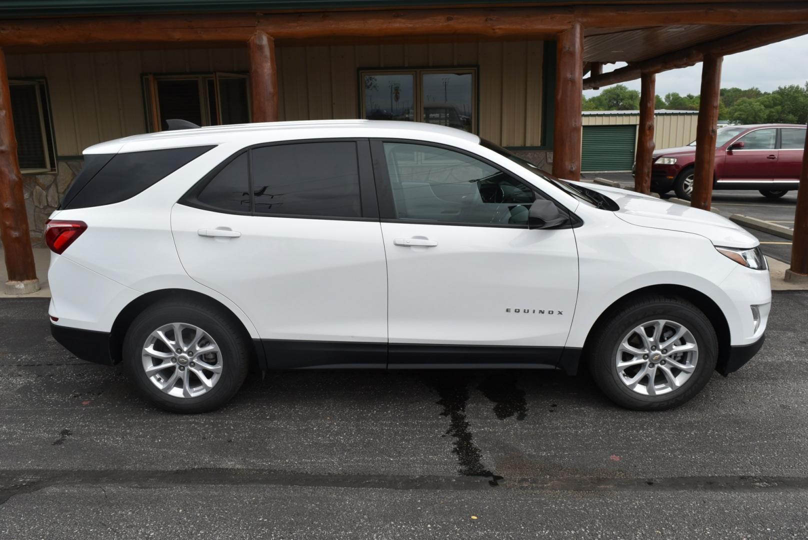 2020 White Chevrolet Equinox LS (3GNAXSEV1LS) with an 1,5L 4Cyl Turbo engine, 6-Speed Automatic transmission, located at 1600 E Hwy 44, Rapid City, SD, 57703, (605) 716-7878, 44.070232, -103.171410- Photo#5