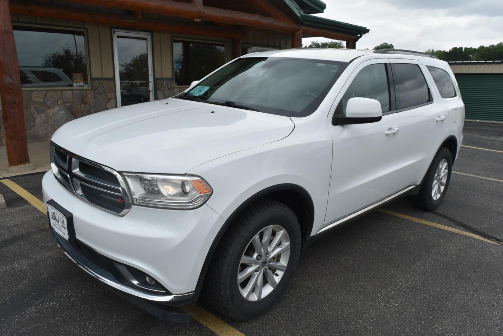 2019 White /Black/Beige Dodge Durango SXT (1C4RDJAG3KC) with an 3.6L V-6 DOHC 24V engine, 8-Speed Automatic transmission, located at 1600 E Hwy 44, Rapid City, SD, 57703, (605) 716-7878, 44.070232, -103.171410- Photo#3